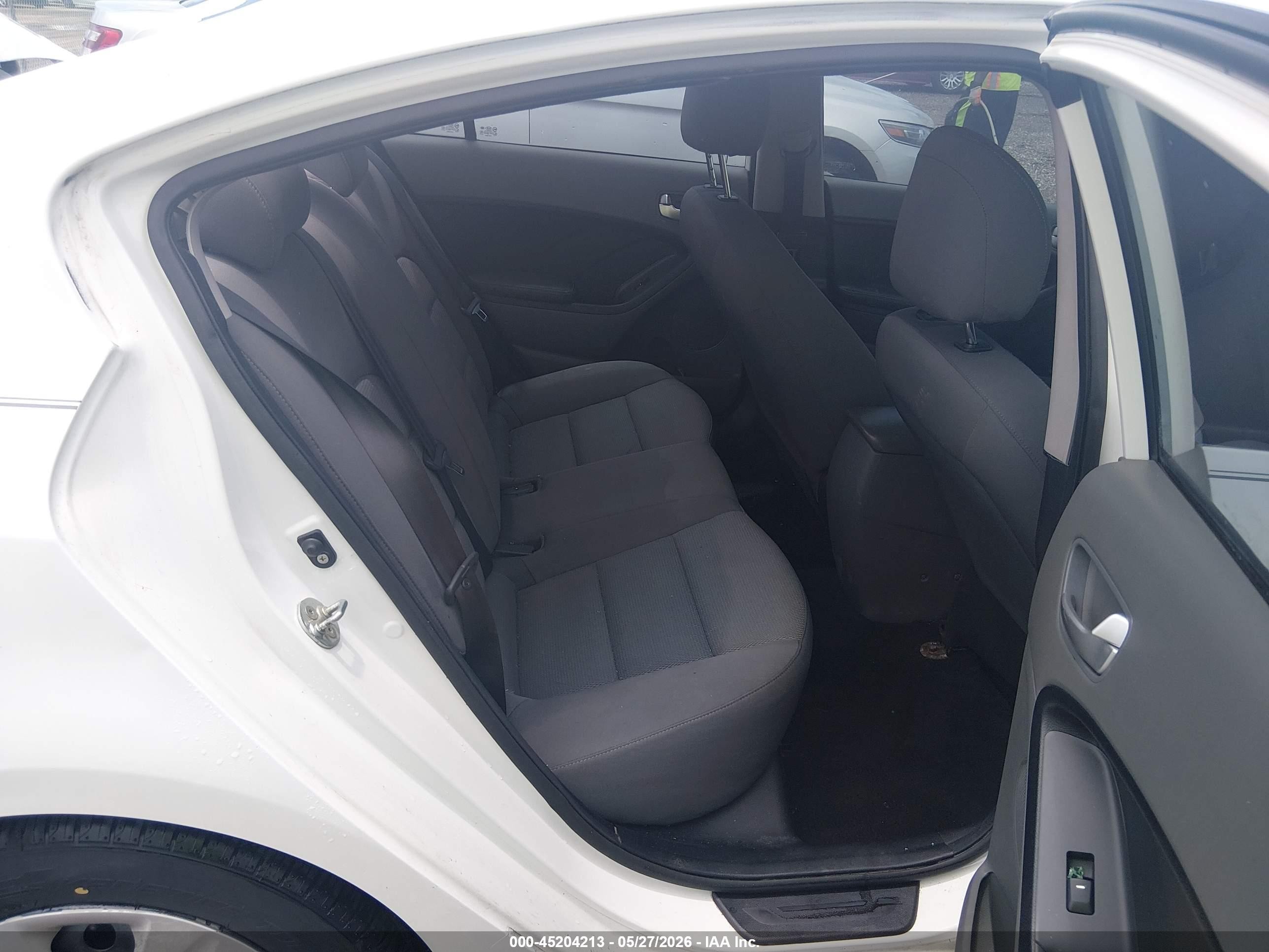 2017 Kia Forte Lx White vin: 3KPFK4A7XHE043285