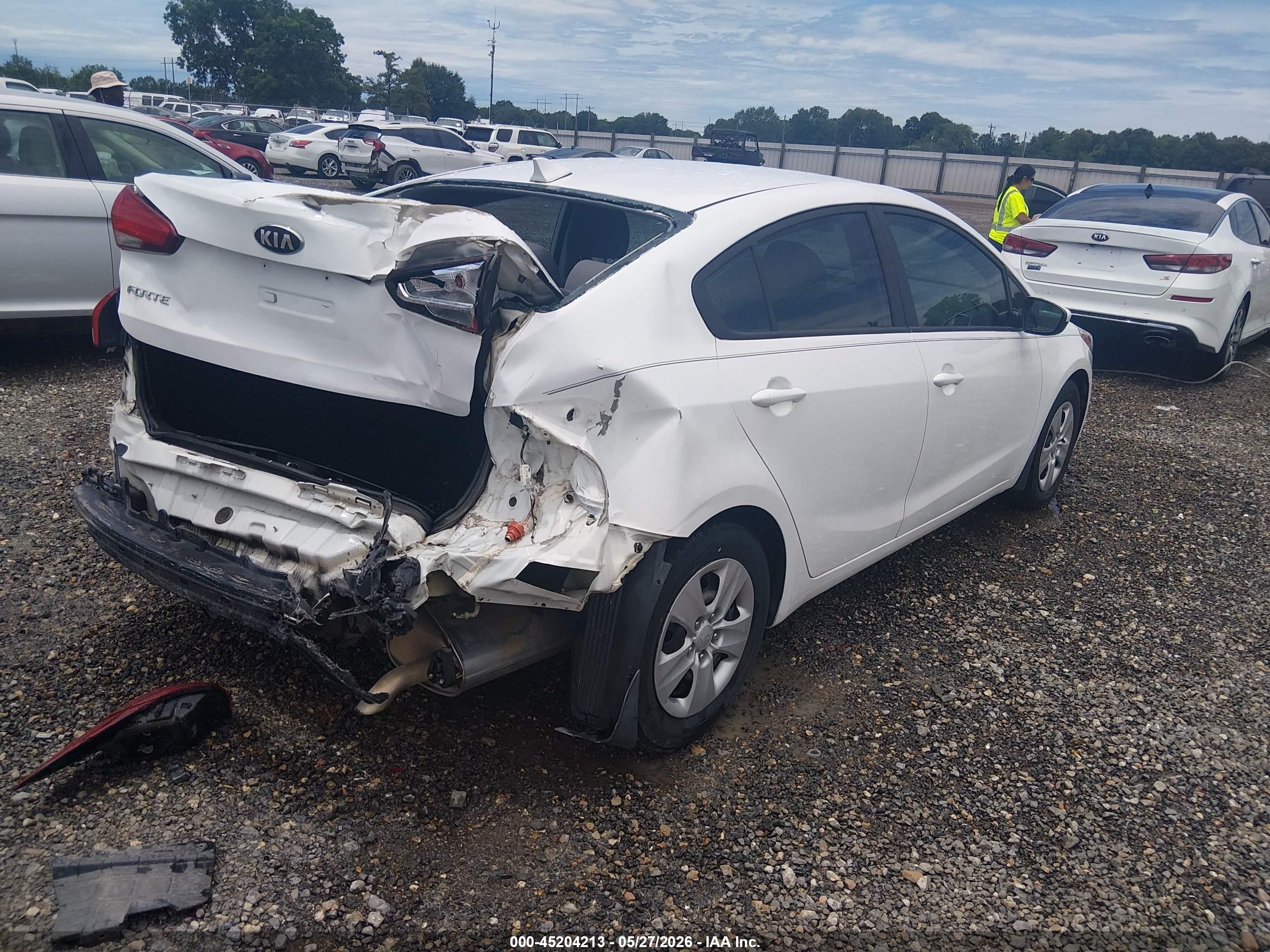 2017 Kia Forte Lx White vin: 3KPFK4A7XHE043285