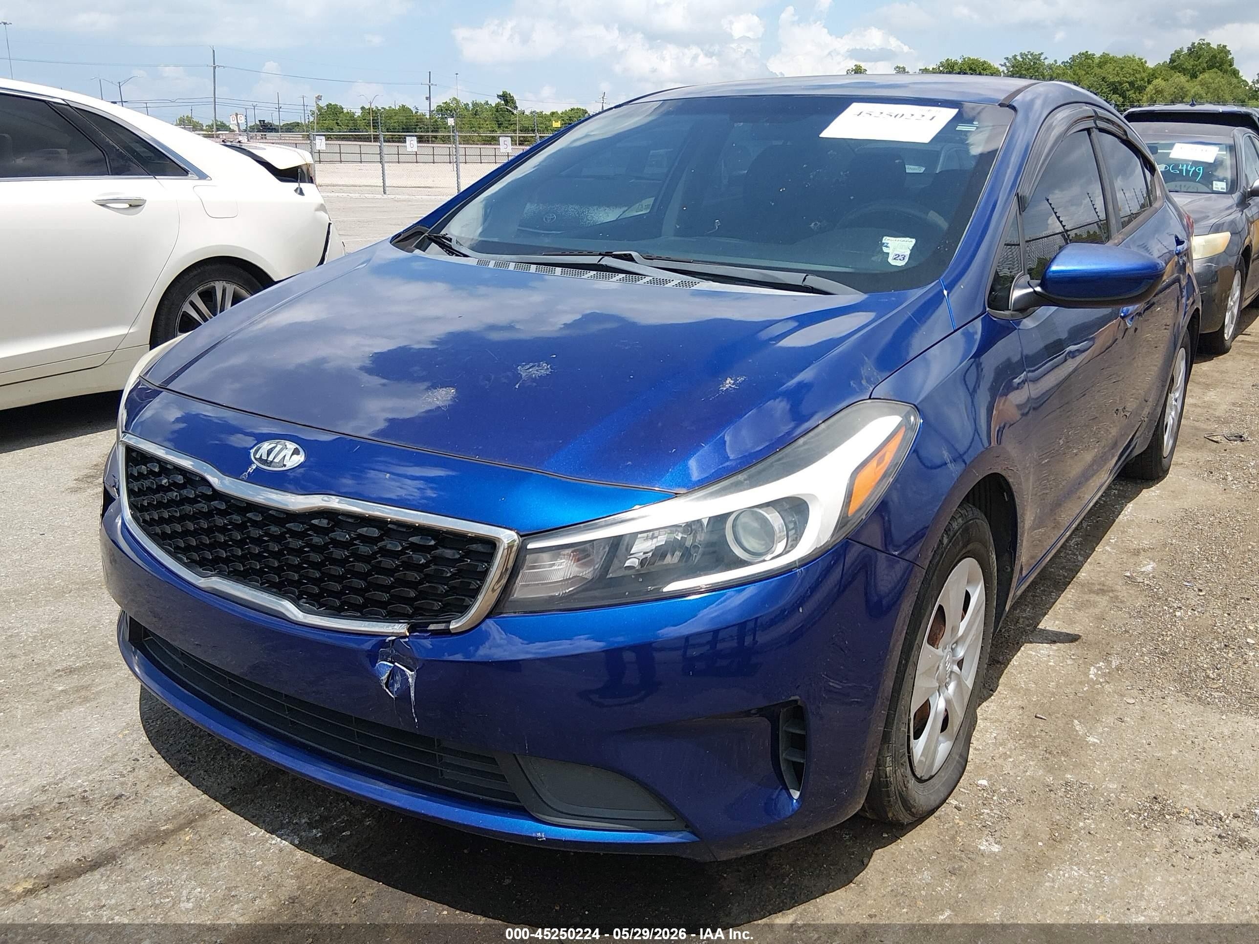 2017 Kia Forte Lx Blue vin: 3KPFK4A7XHE080868