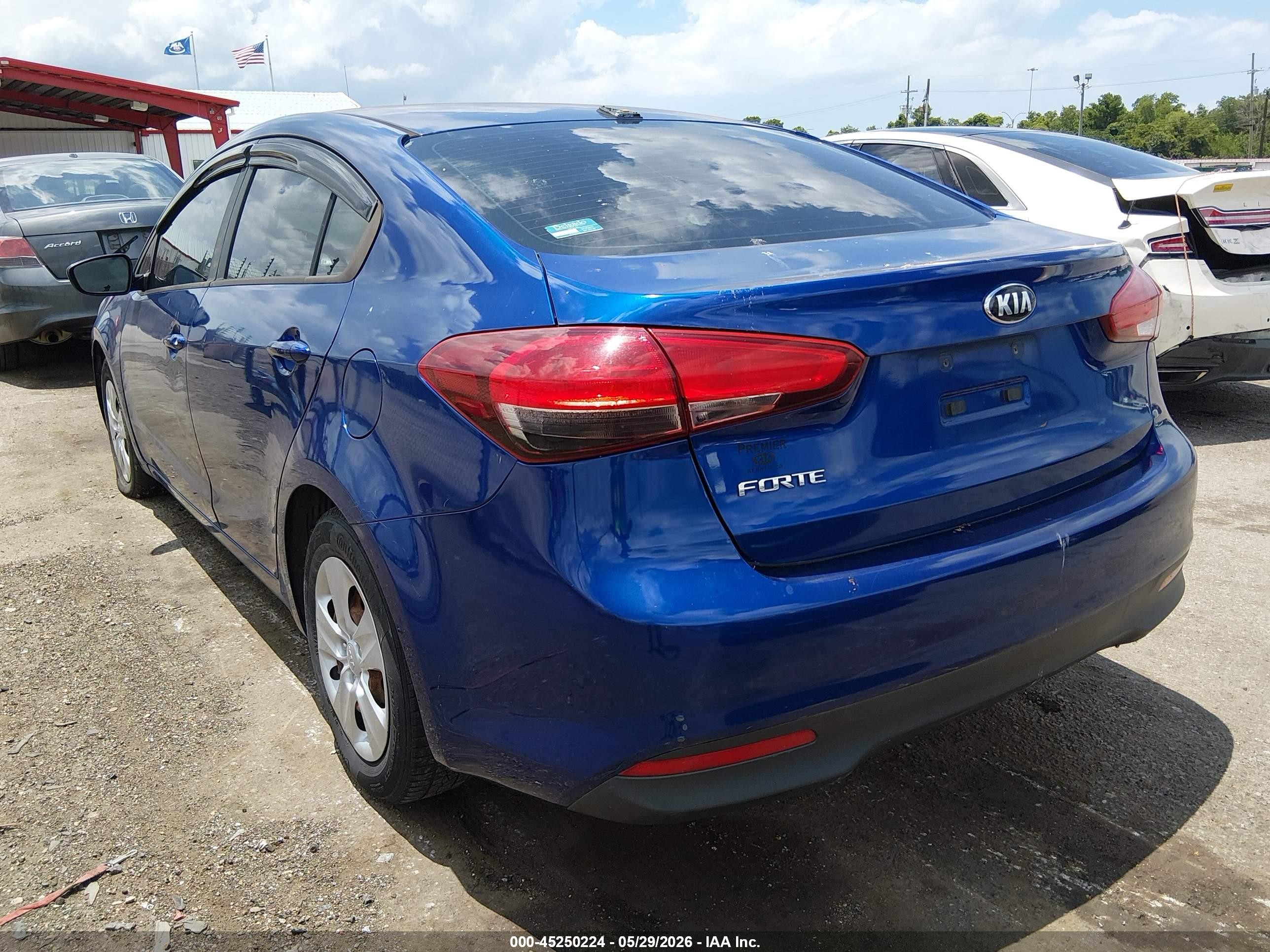 2017 Kia Forte Lx Blue vin: 3KPFK4A7XHE080868