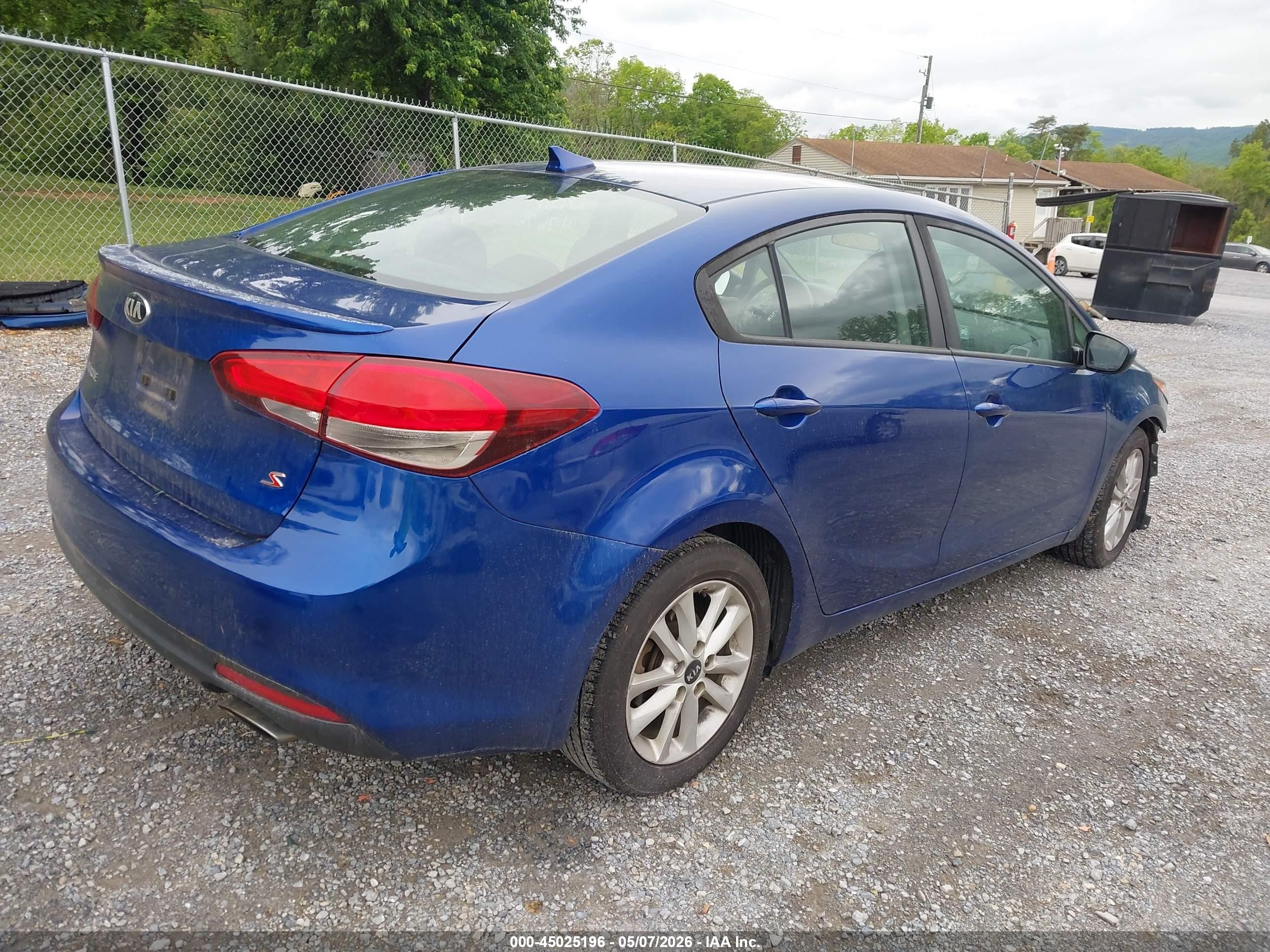 2017 Kia Forte S Blue vin: 3KPFL4A70HE034320