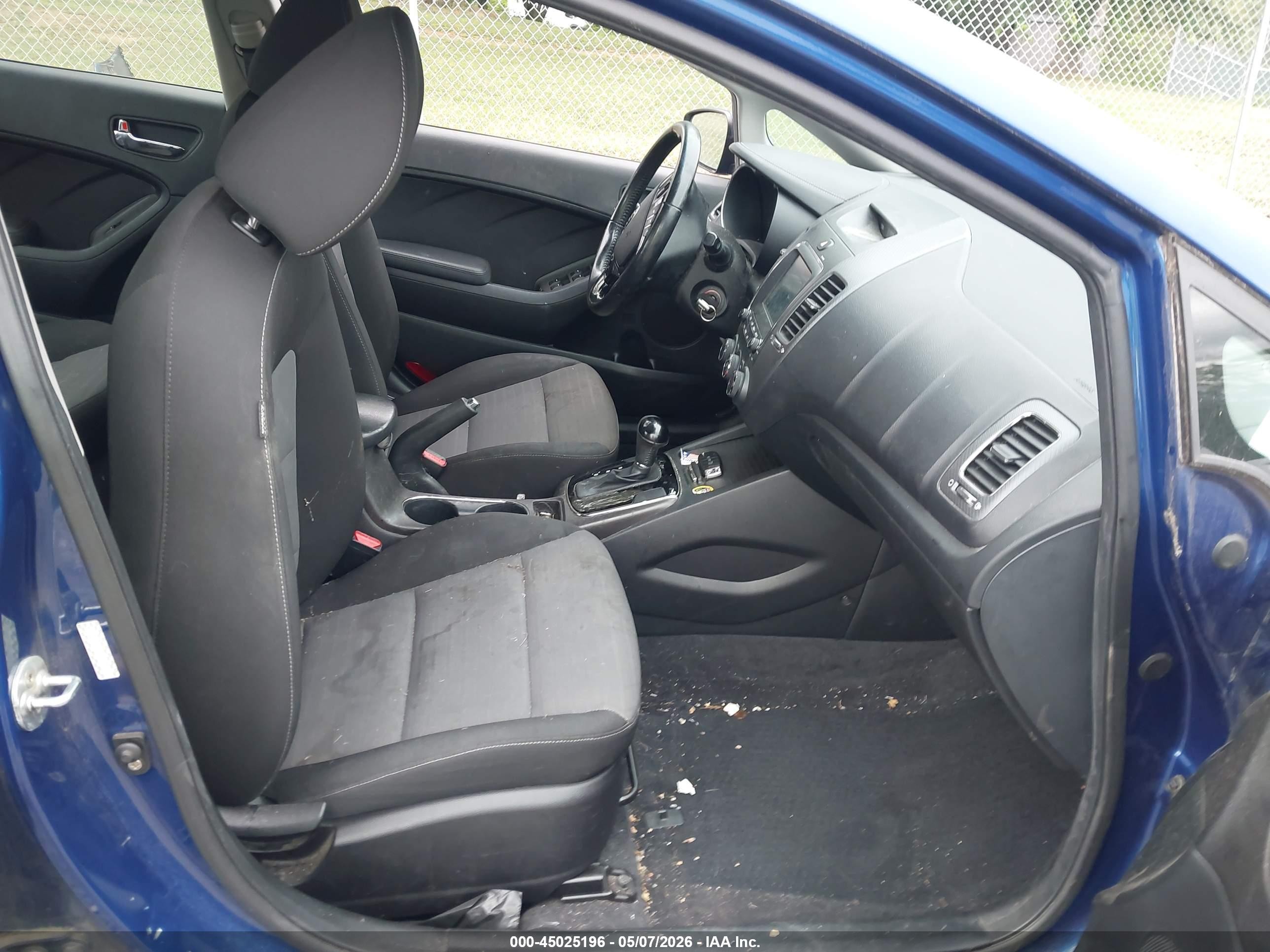 2017 Kia Forte S Blue vin: 3KPFL4A70HE034320