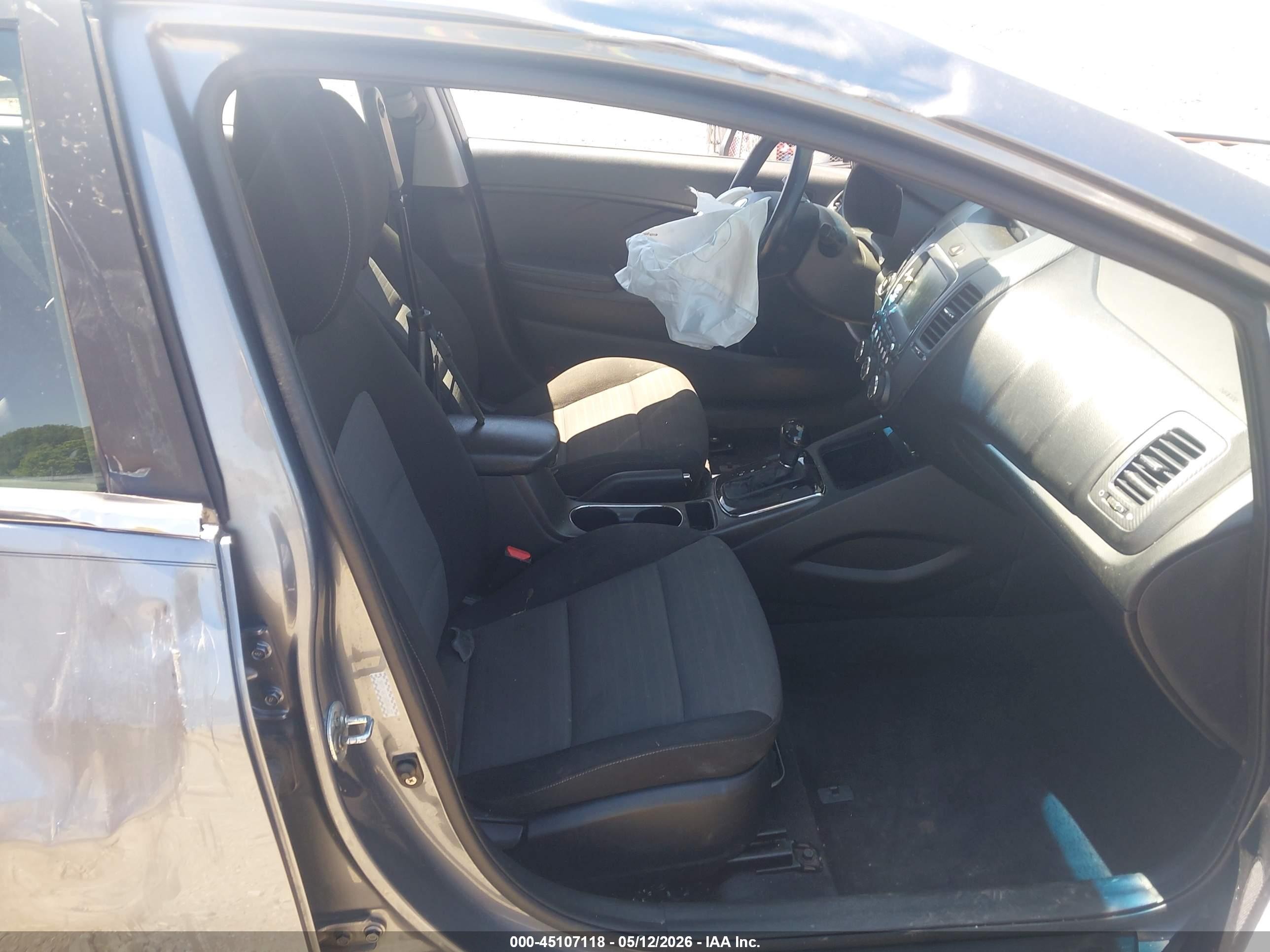2017 Kia Forte S Silver vin: 3KPFL4A70HE044622