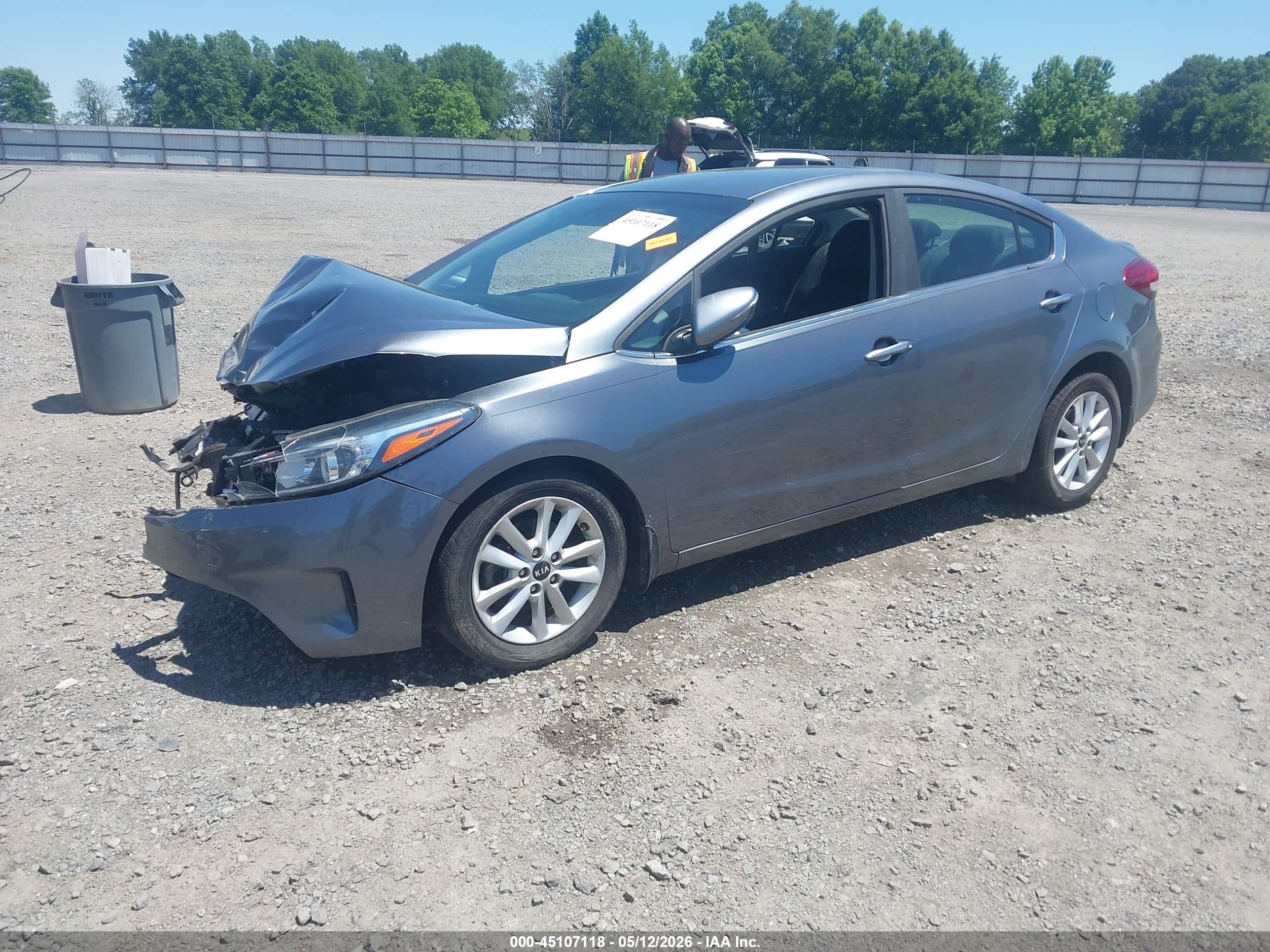 2017 Kia Forte S Silver vin: 3KPFL4A70HE044622