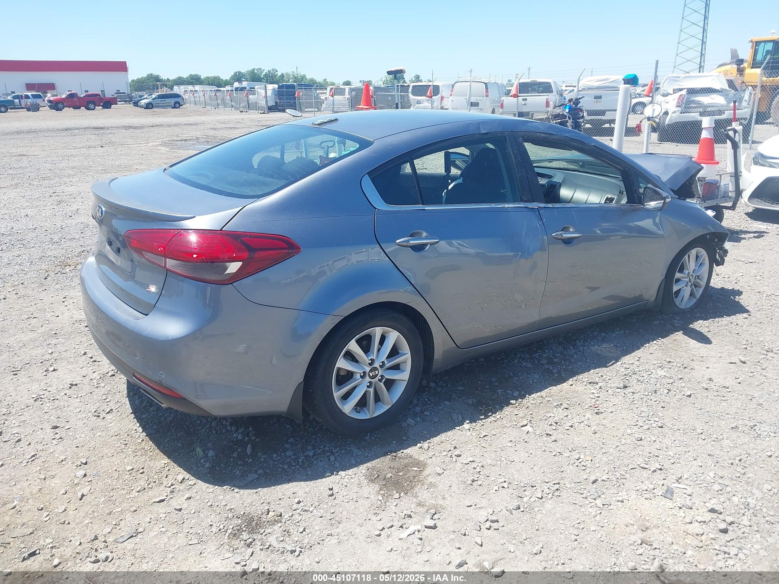2017 Kia Forte S Silver vin: 3KPFL4A70HE044622
