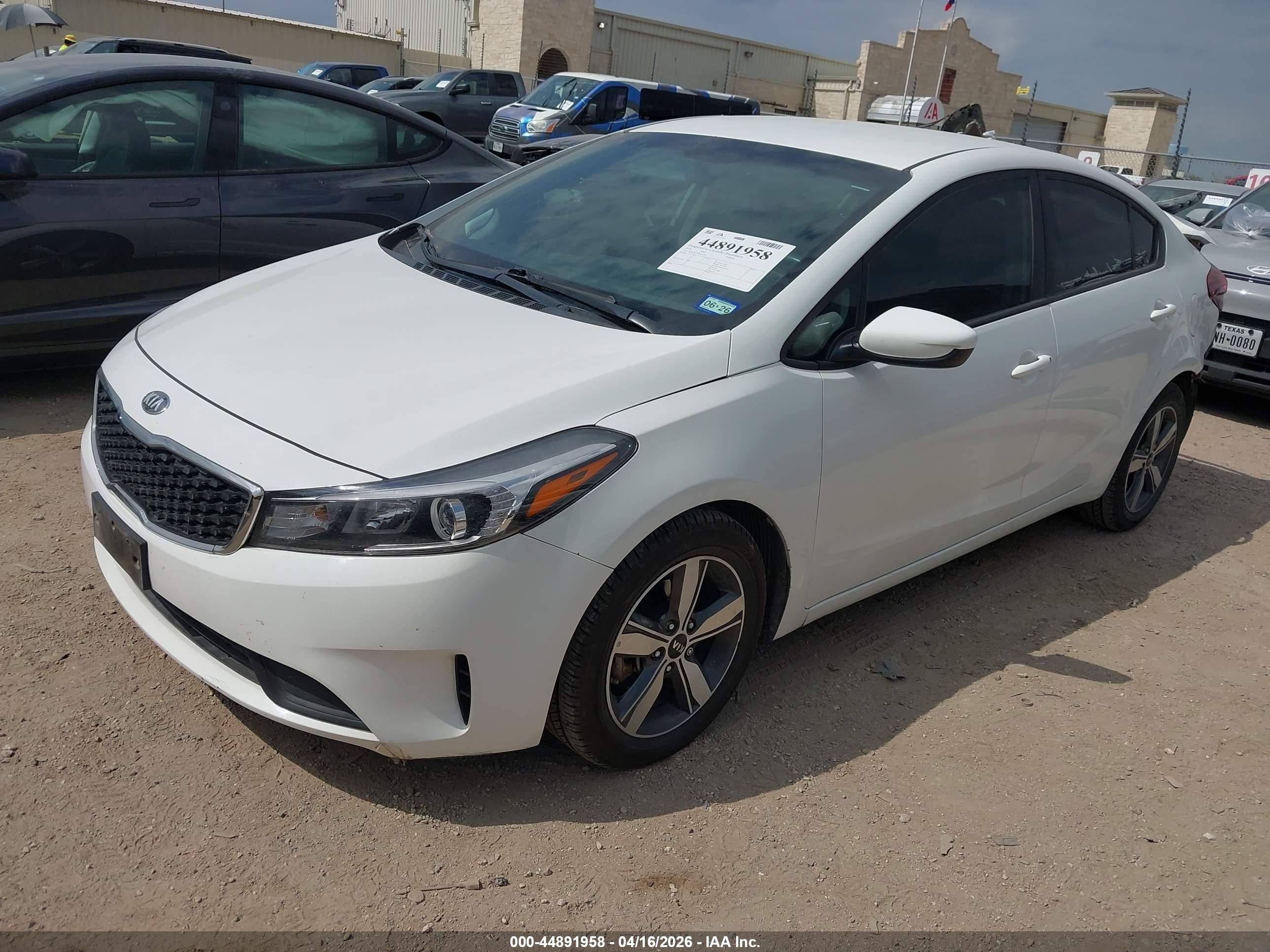 2018 Kia Forte S White vin: 3KPFL4A70JE261285