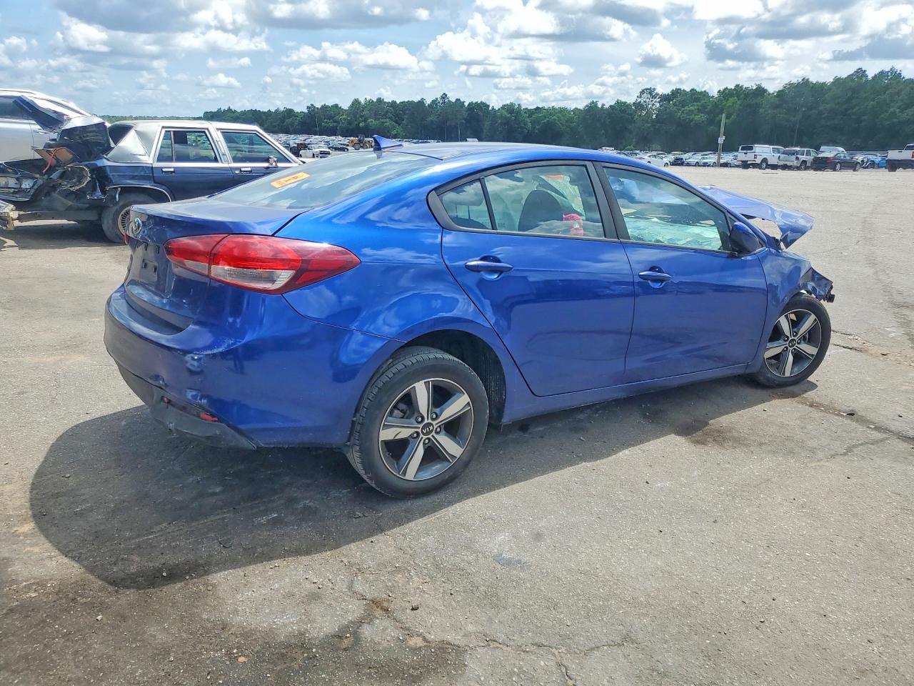 2018 Kia Forte Lx Синий vin: 3KPFL4A71JE193157