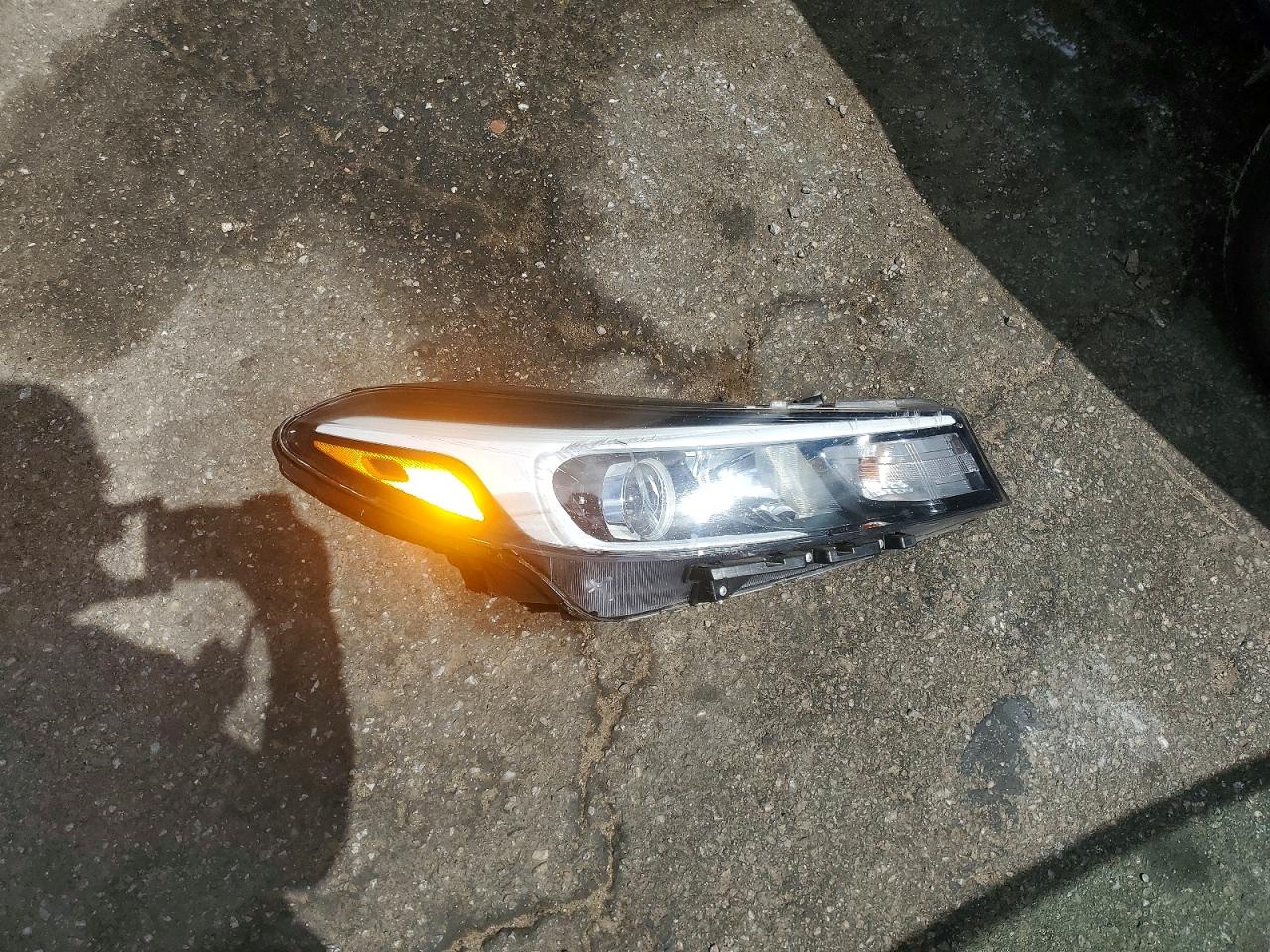 2018 Kia Forte Lx Синий vin: 3KPFL4A71JE193157