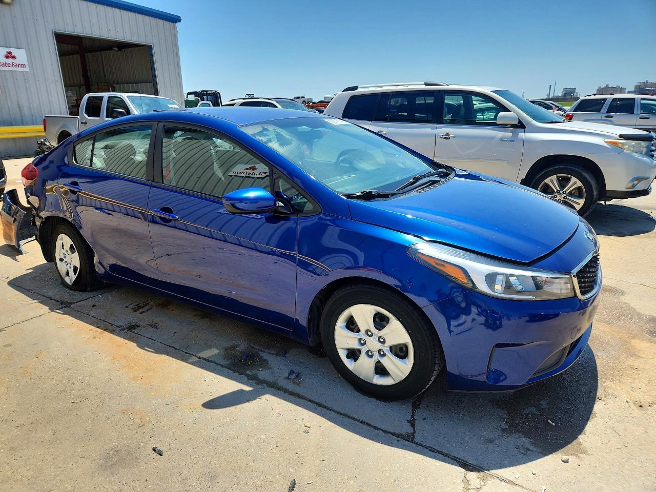 2018 Kia Forte Lx Синий vin: 3KPFL4A72JE194365