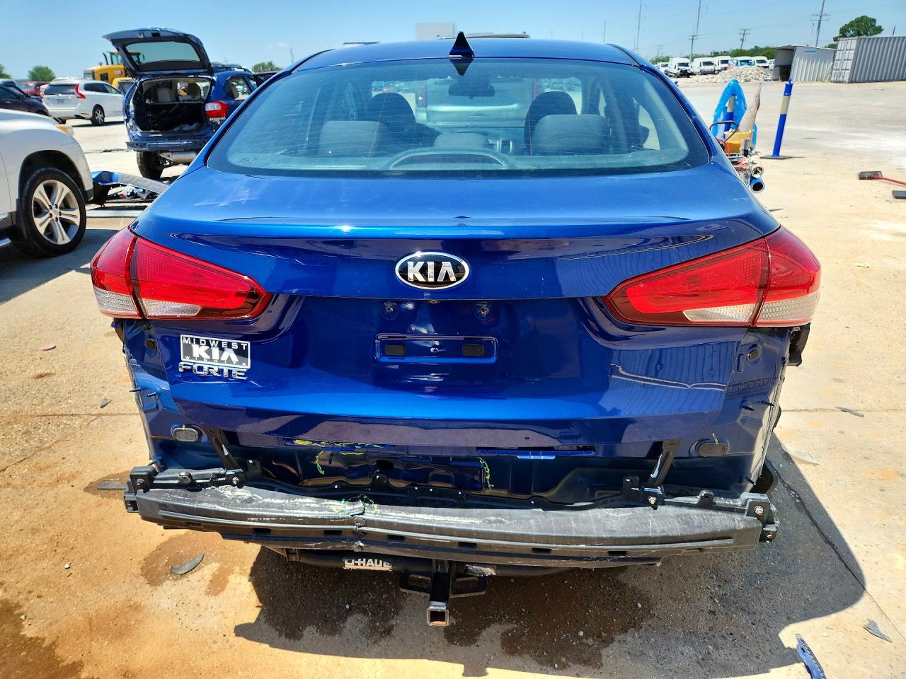 2018 Kia Forte Lx Синий vin: 3KPFL4A72JE194365