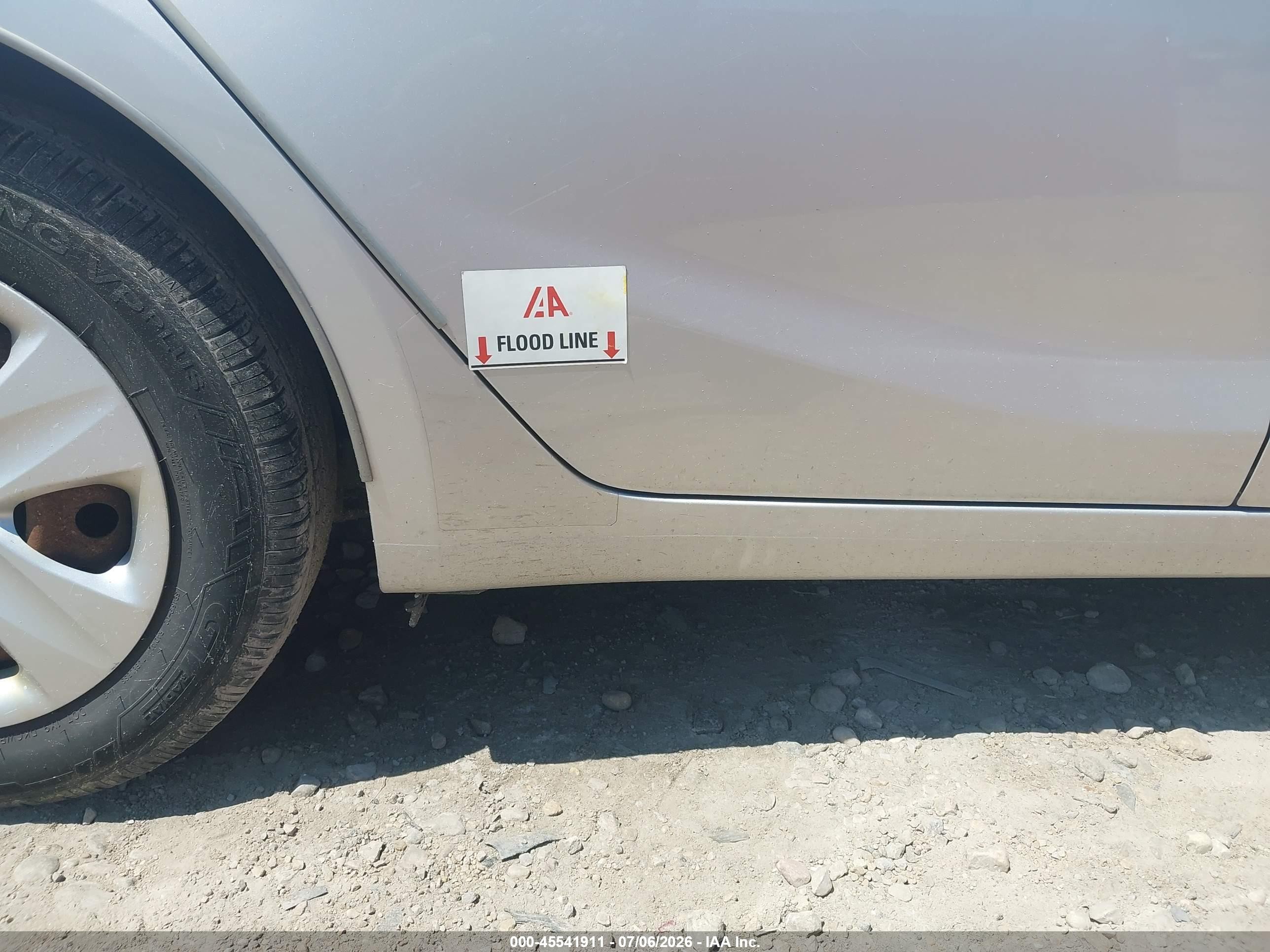 2017 Kia Forte Lx Silver vin: 3KPFL4A73HE027913