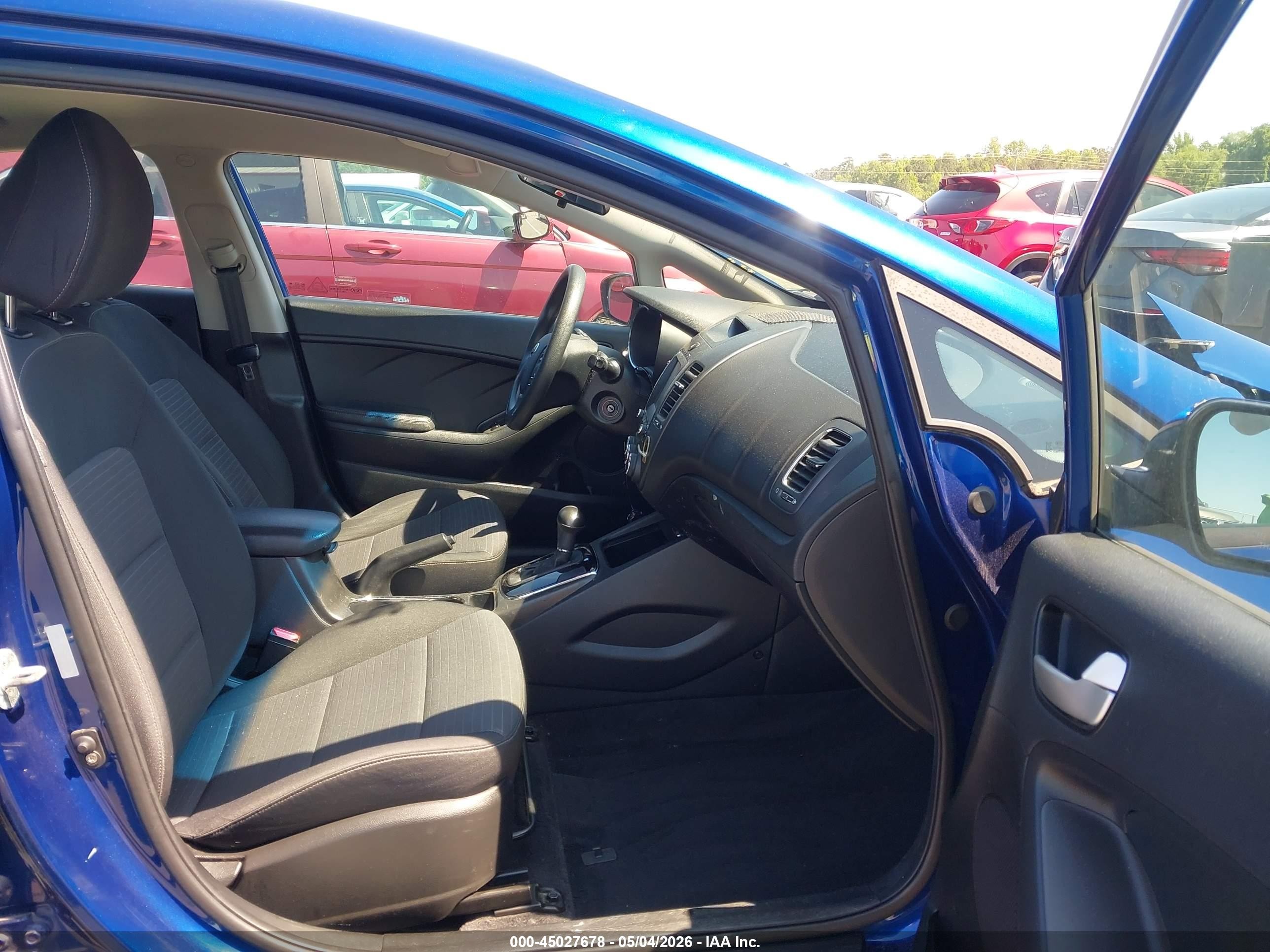 2018 Kia Forte Lx Blue vin: 3KPFL4A73JE209908