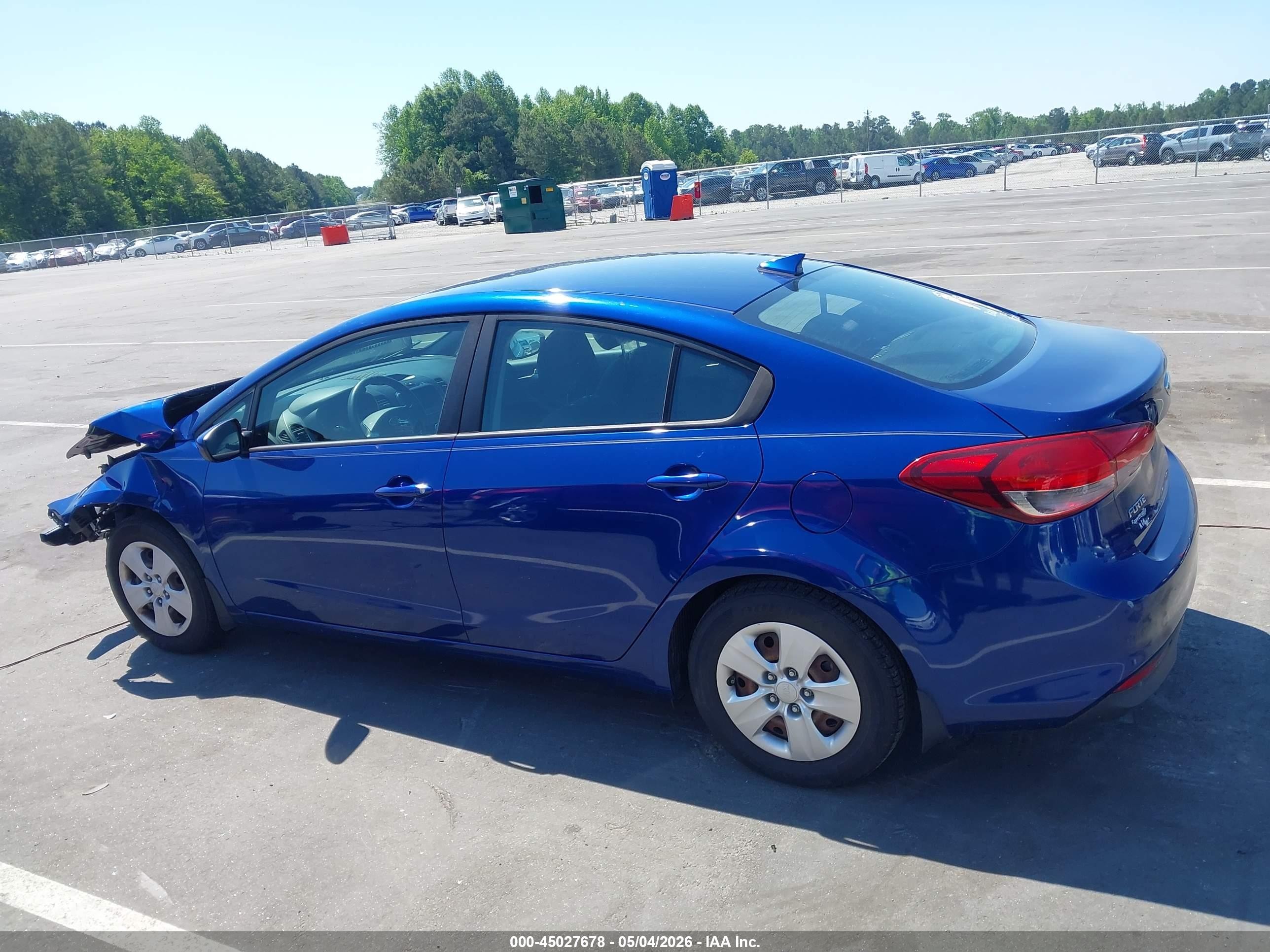 2018 Kia Forte Lx Blue vin: 3KPFL4A73JE209908