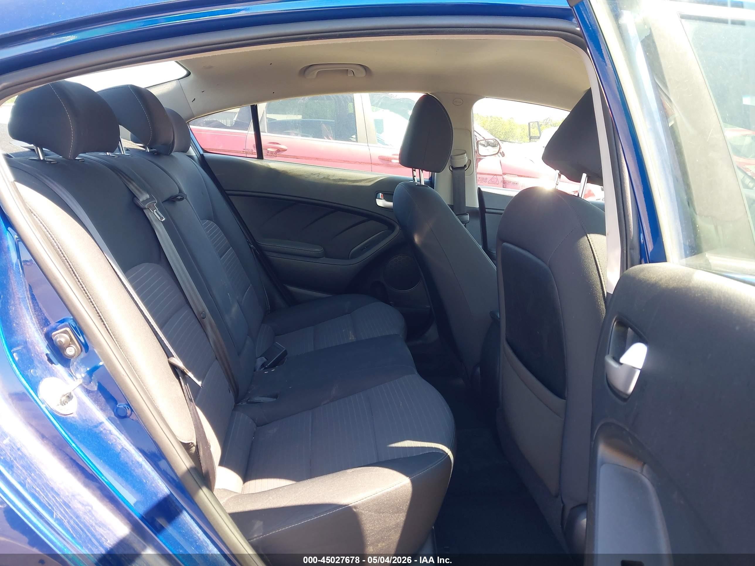 2018 Kia Forte Lx Blue vin: 3KPFL4A73JE209908