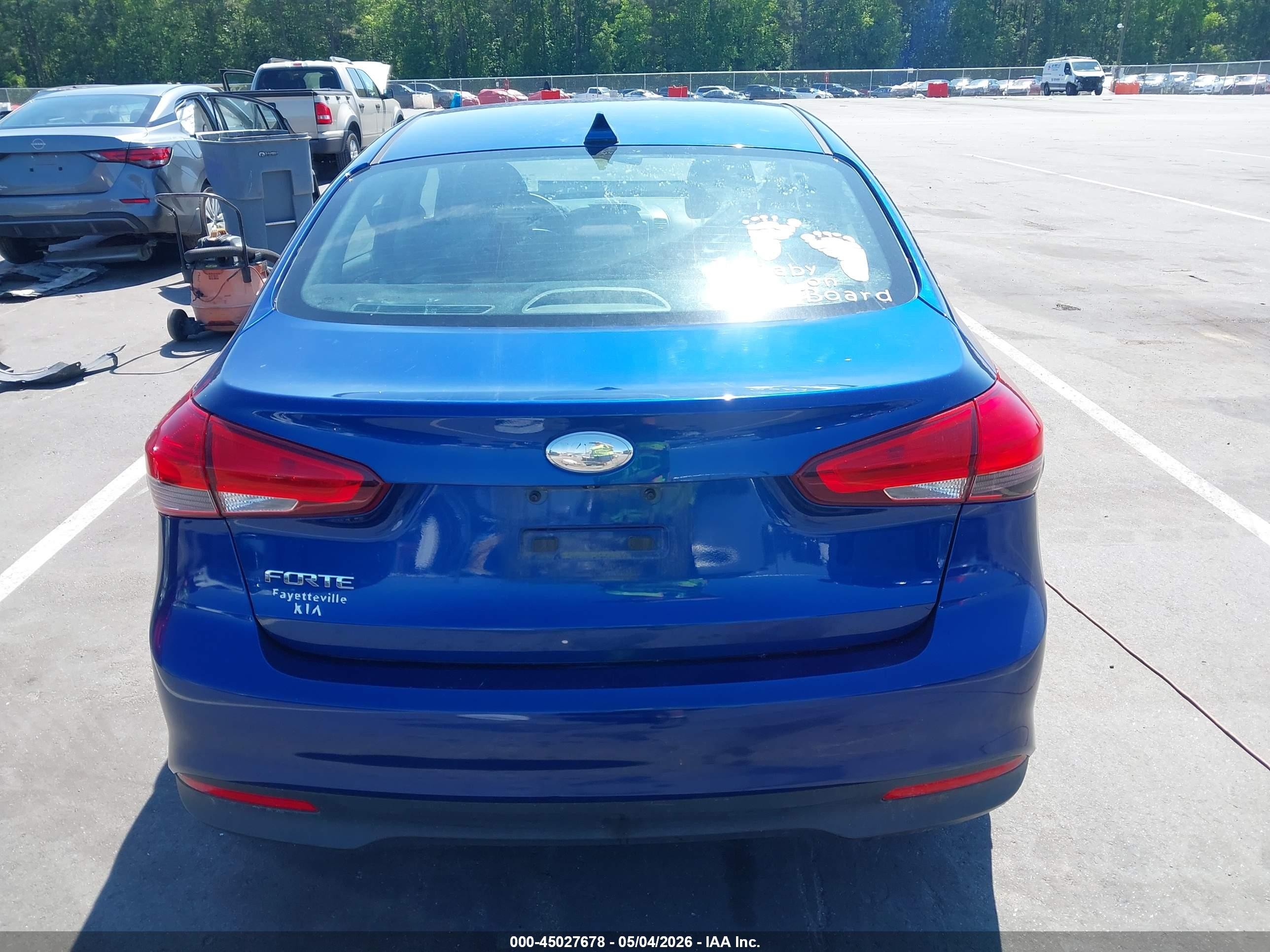 2018 Kia Forte Lx Blue vin: 3KPFL4A73JE209908