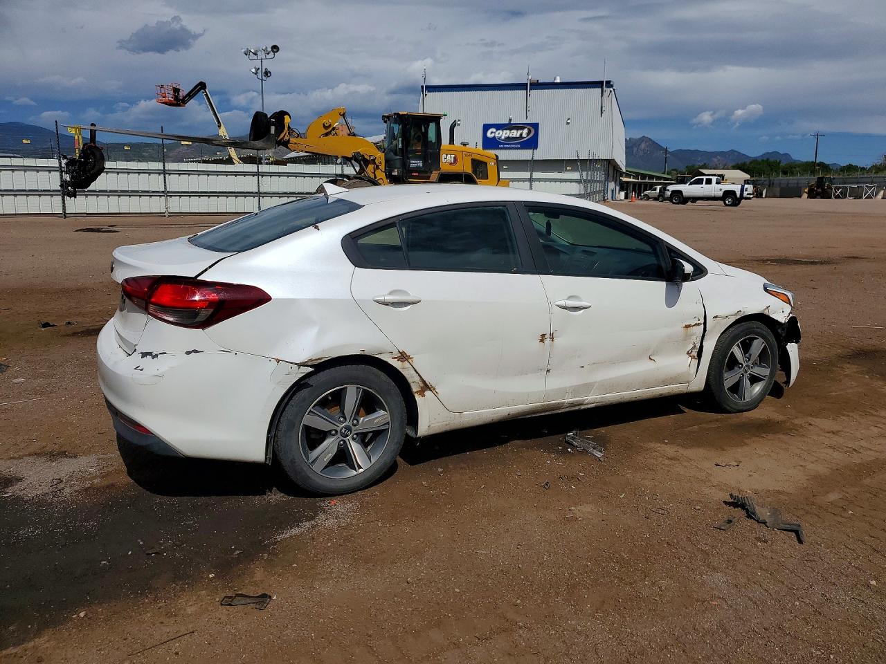 2018 Kia Forte Lx White vin: 3KPFL4A75JE166513