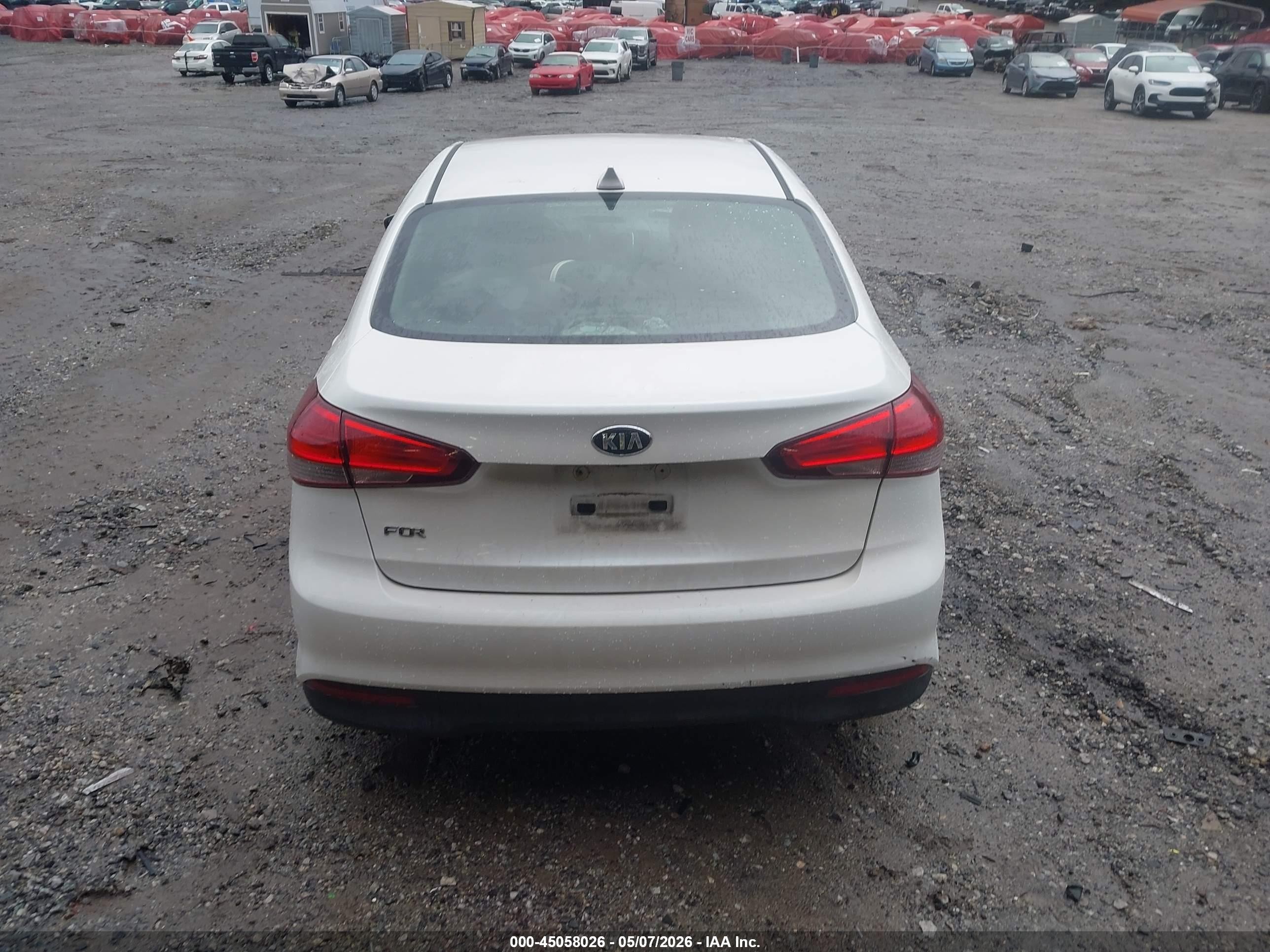 2018 Kia Forte Lx White vin: 3KPFL4A75JE171095