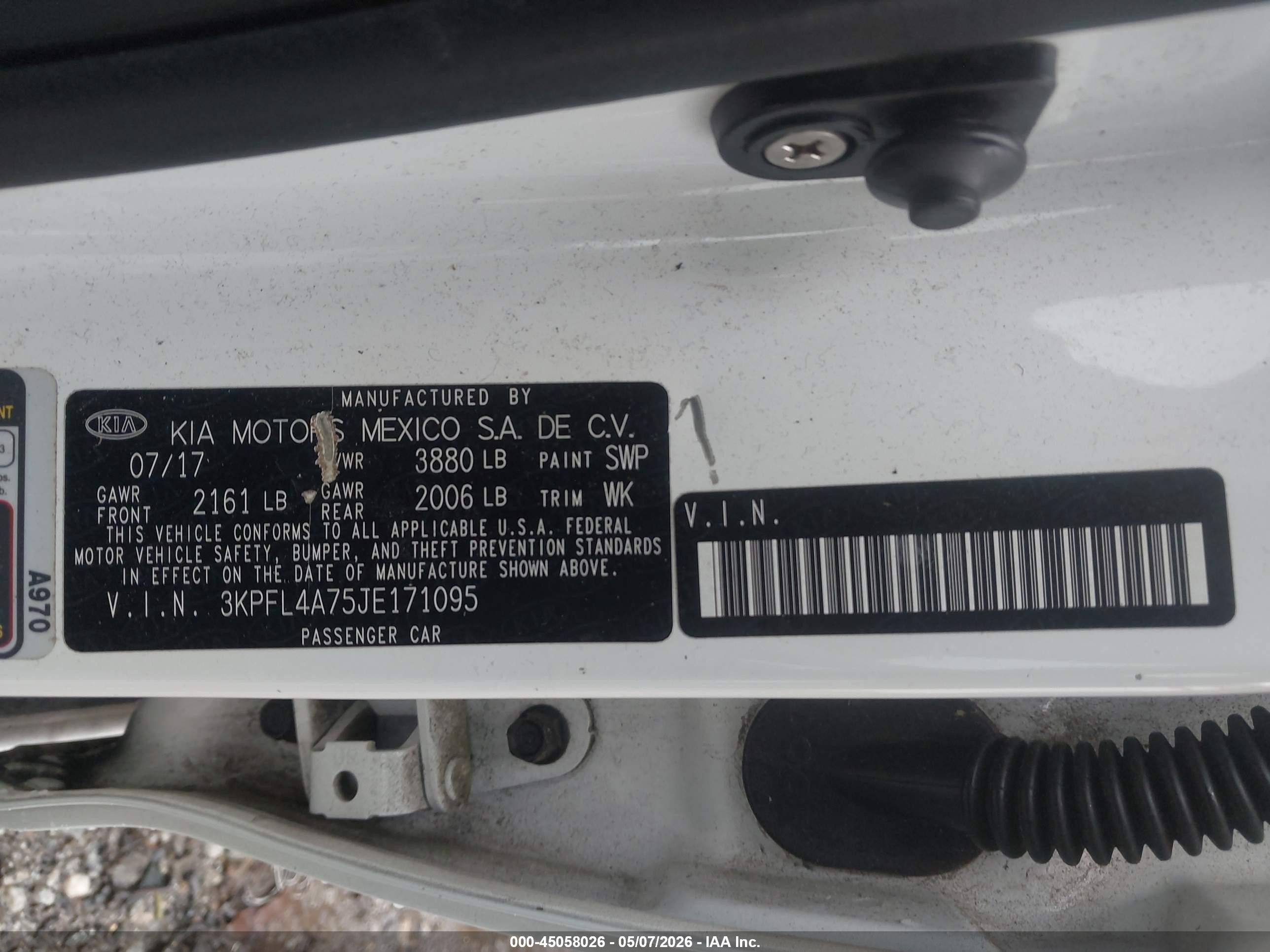 2018 Kia Forte Lx White vin: 3KPFL4A75JE171095