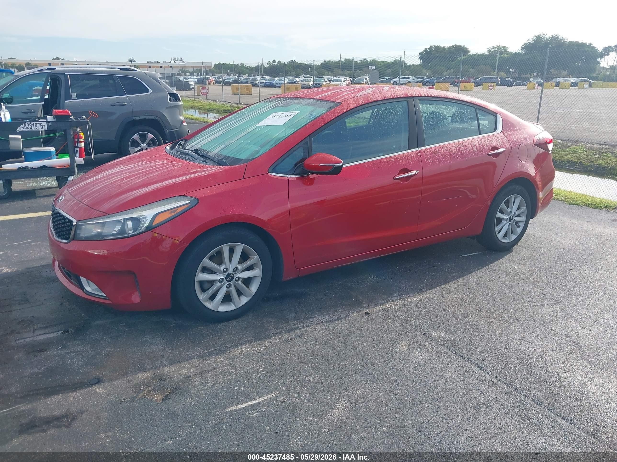 2017 Kia Forte S Red vin: 3KPFL4A76HE117167