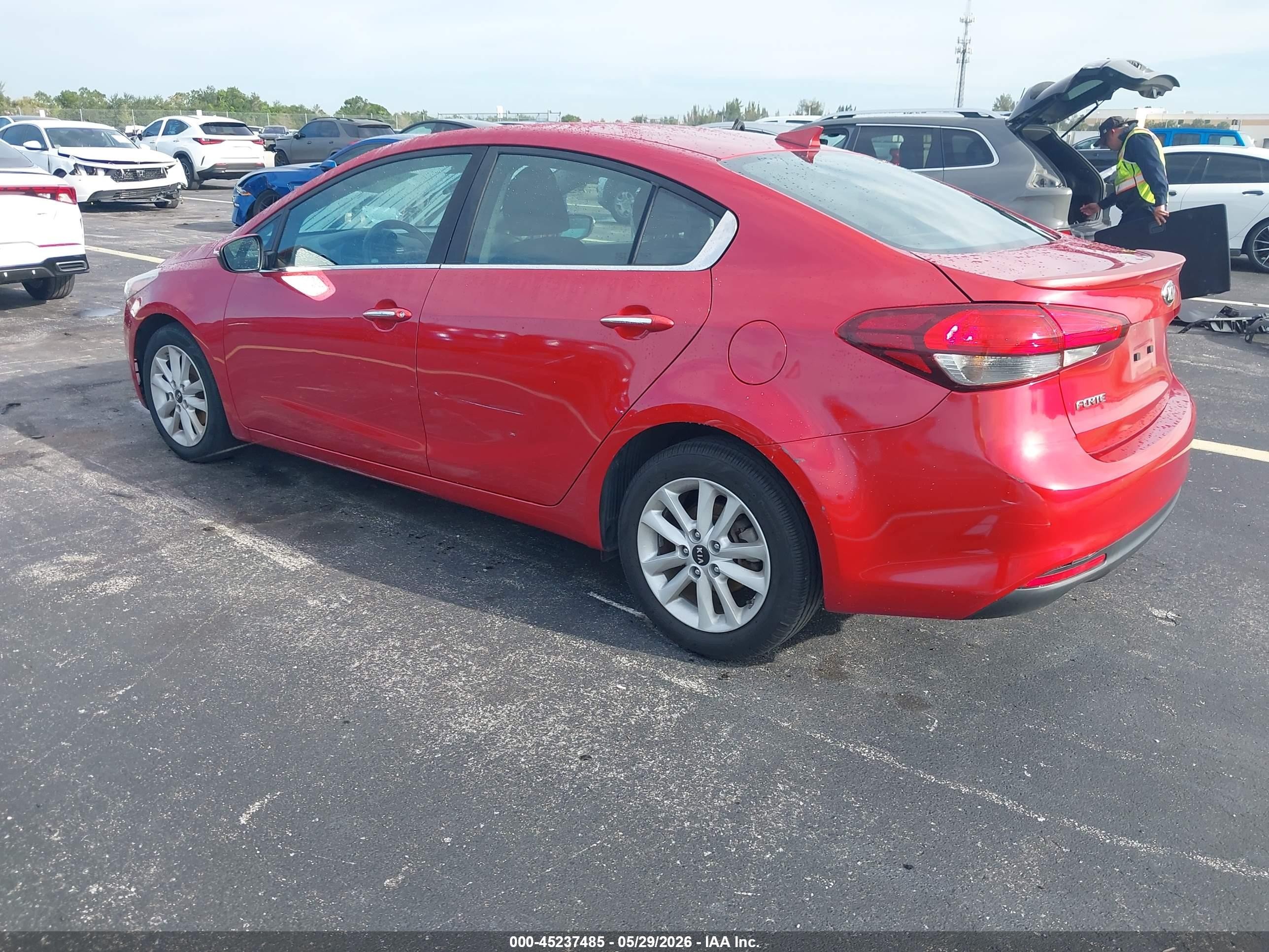 2017 Kia Forte S Red vin: 3KPFL4A76HE117167