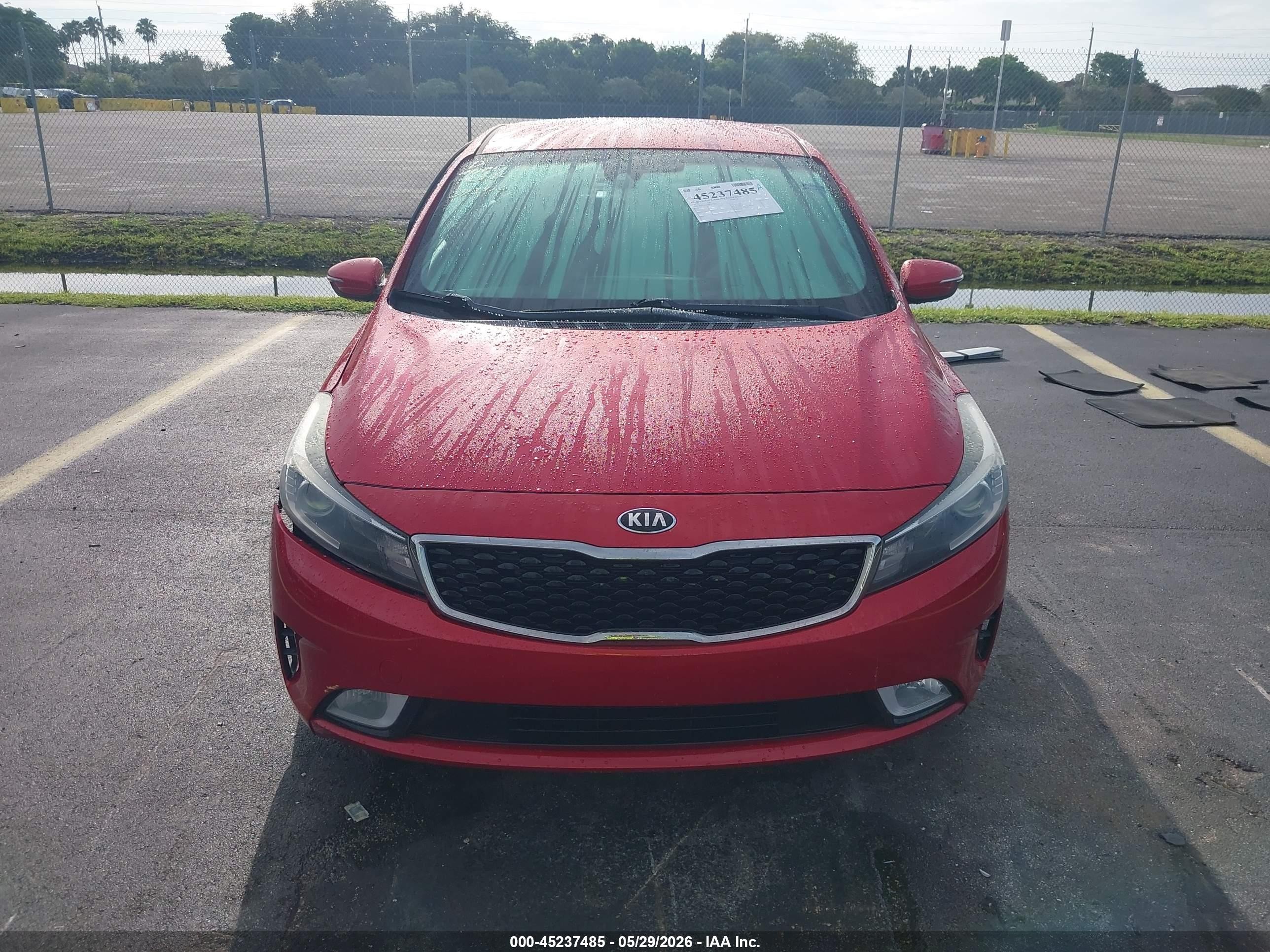 2017 Kia Forte S Red vin: 3KPFL4A76HE117167