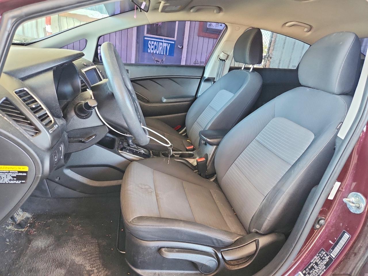 2018 Kia Forte Lx Burgundy vin: 3KPFL4A76JE172028