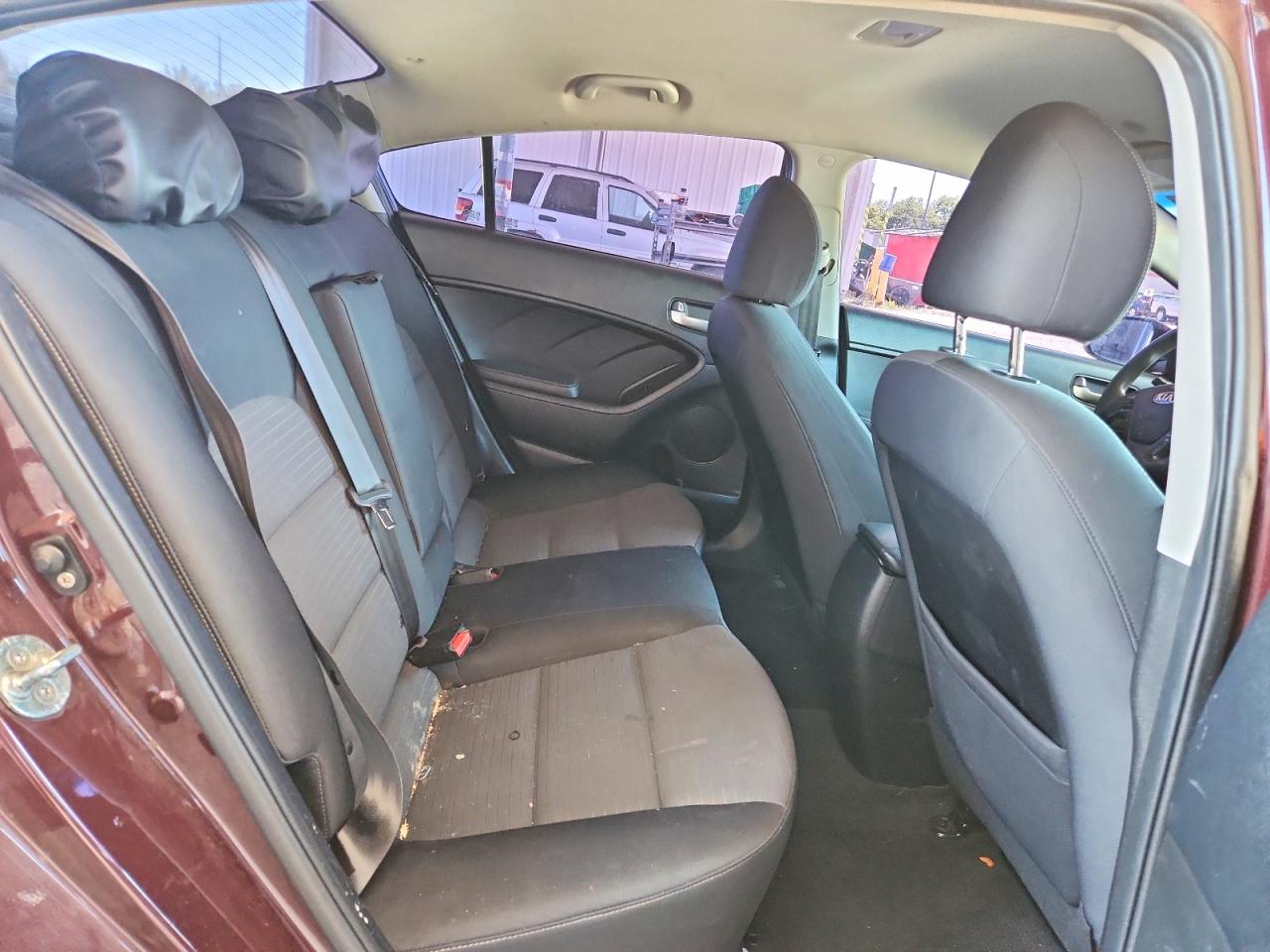 2018 Kia Forte Lx Burgundy vin: 3KPFL4A76JE172028