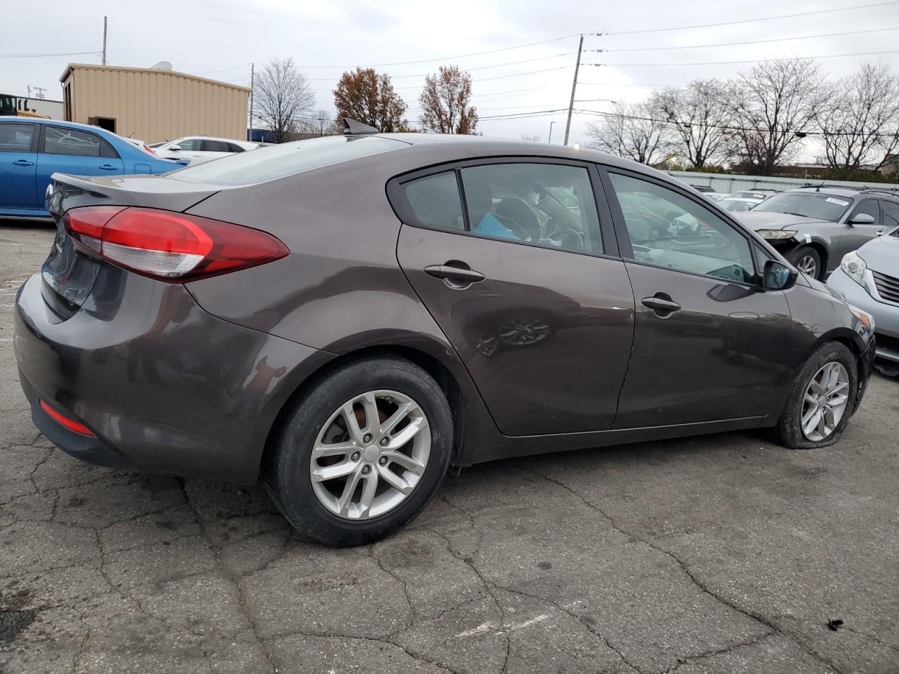 2018 Kia Forte Lx Brown vin: 3KPFL4A76JE177651