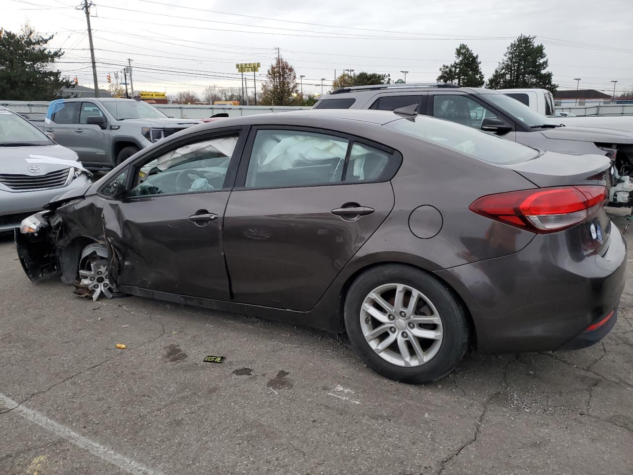 2018 Kia Forte Lx Brown vin: 3KPFL4A76JE177651