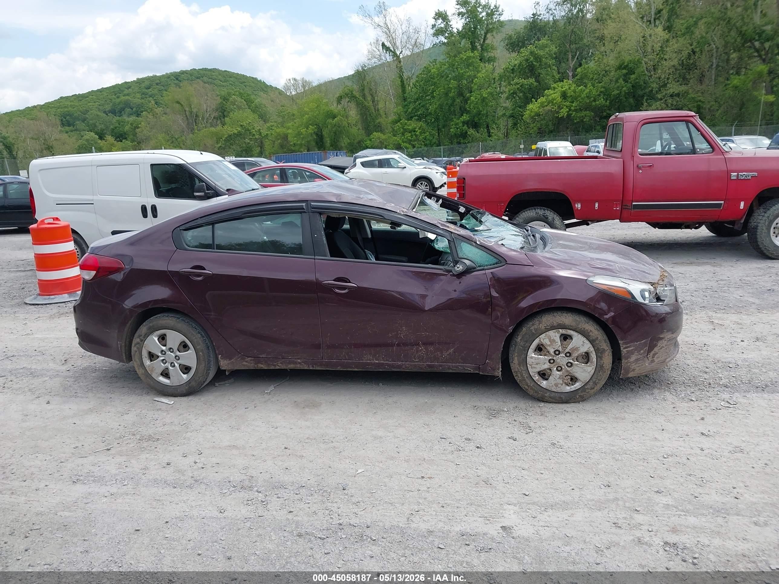 2017 Kia Forte Lx Brown vin: 3KPFL4A77HE157533