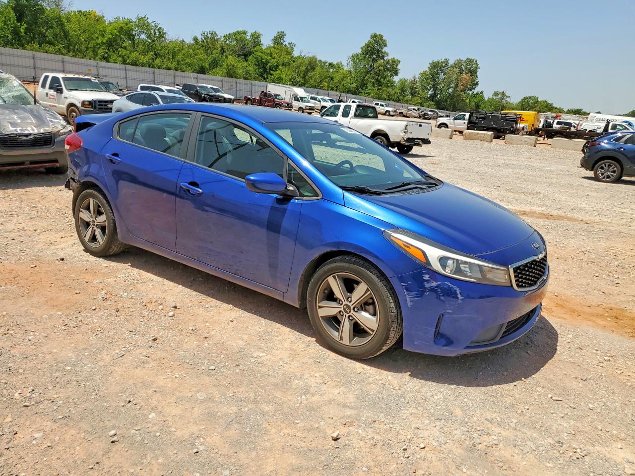 2018 Kia Forte Lx Синий vin: 3KPFL4A77JE241972