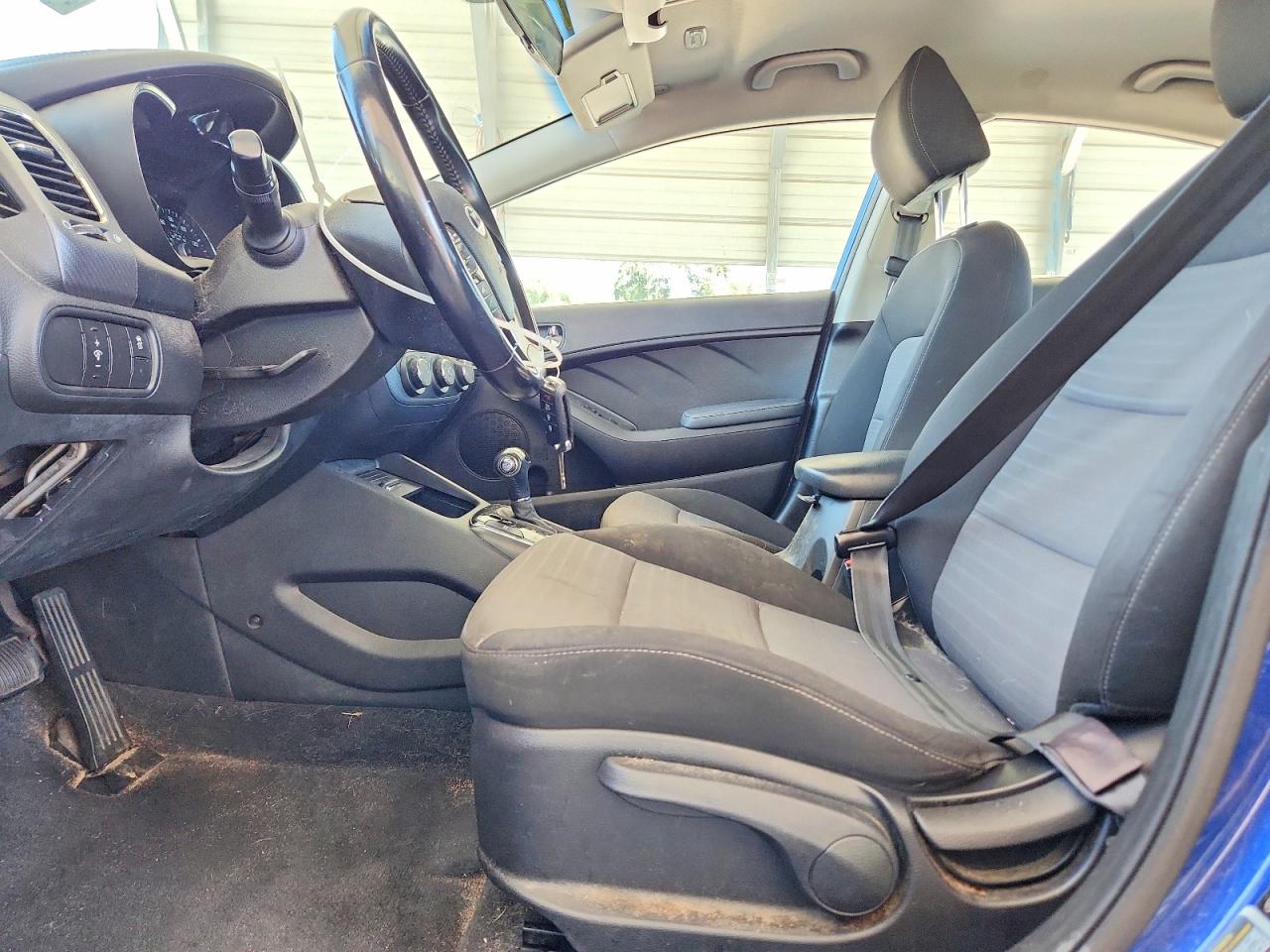 2017 Kia Forte S Blue vin: 3KPFL4A7XHE054350