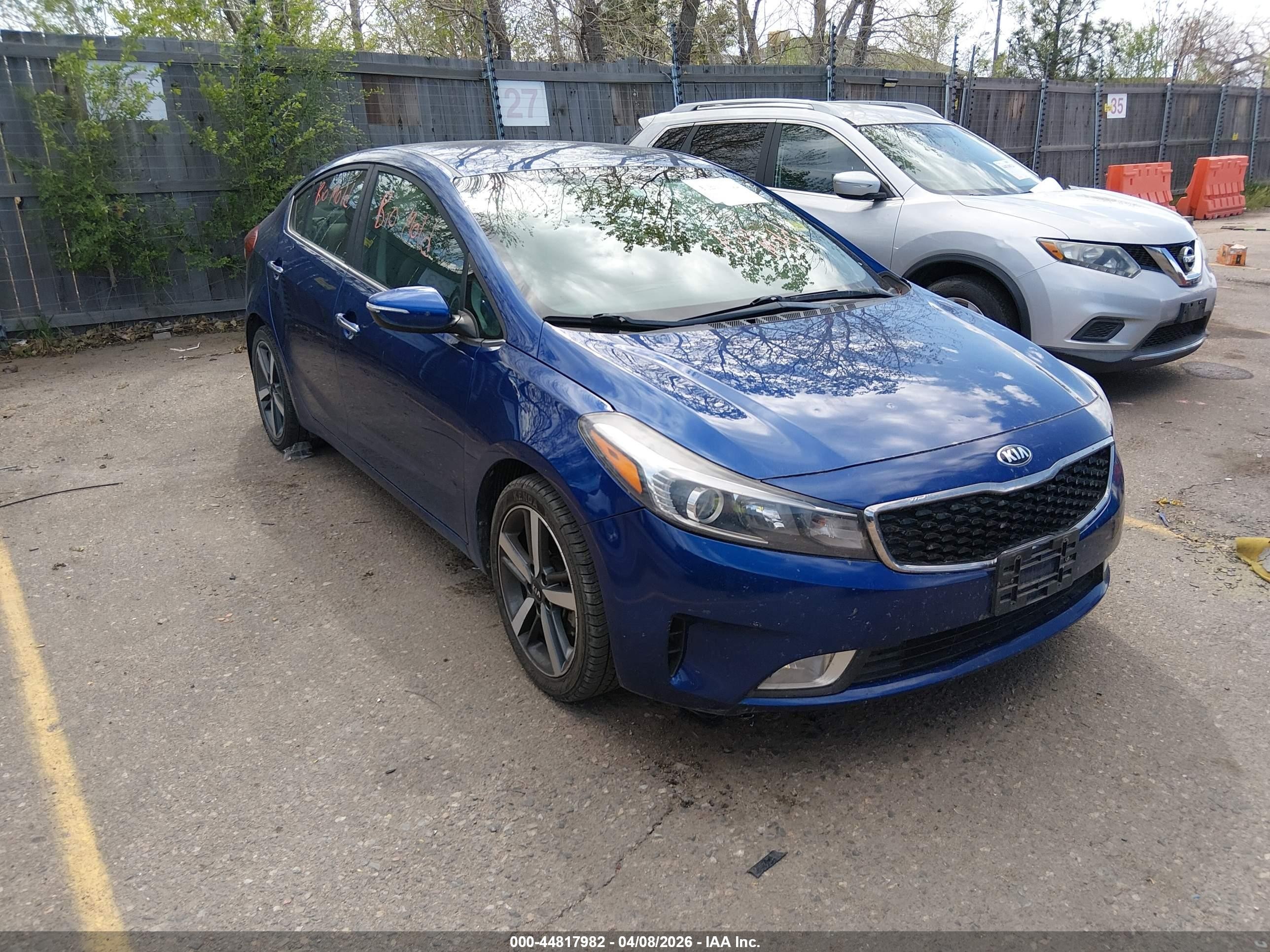2018 Kia Forte Ex Синий vin: 3KPFL4A81JE189831