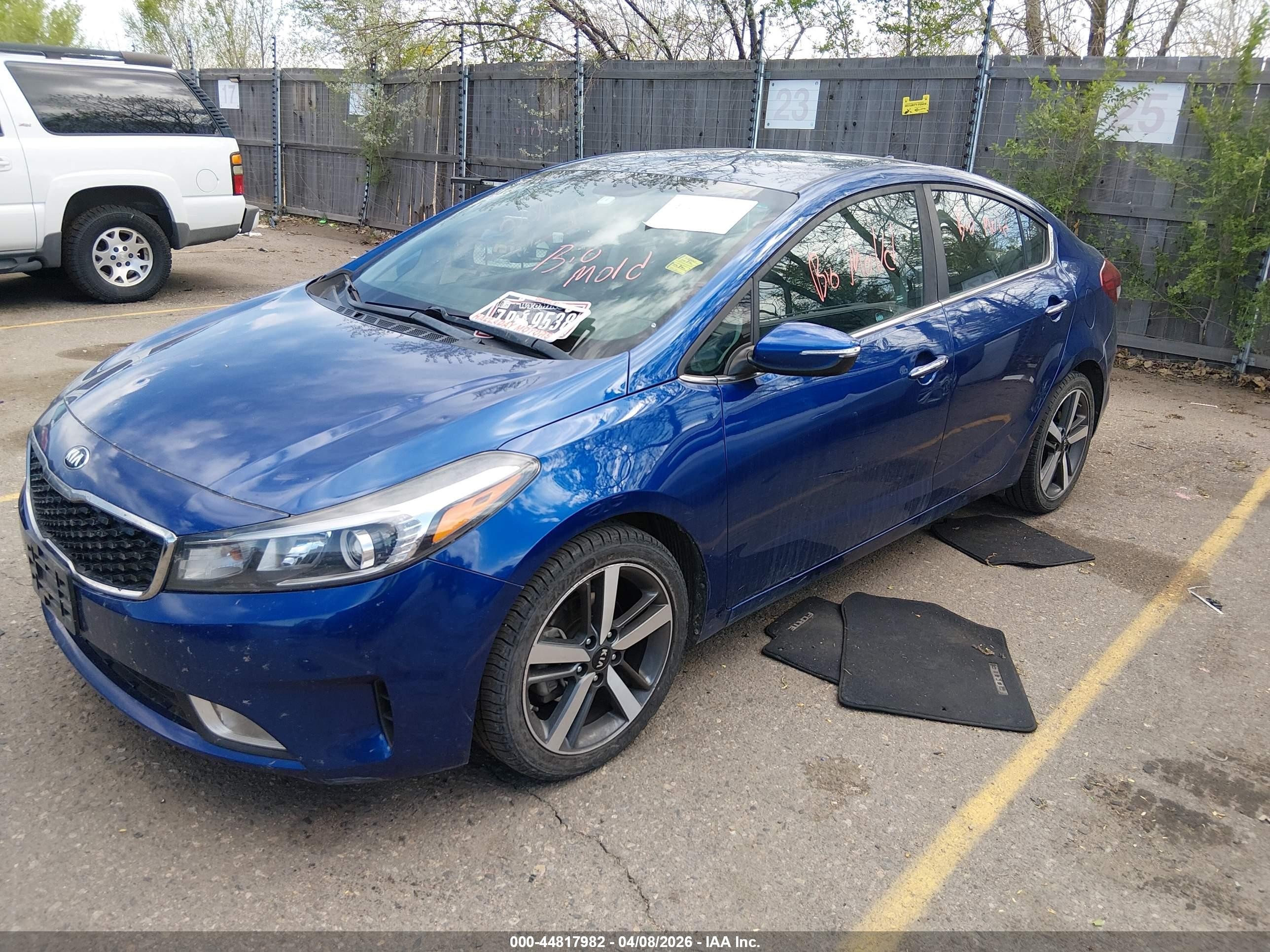 2018 Kia Forte Ex Blue vin: 3KPFL4A81JE189831