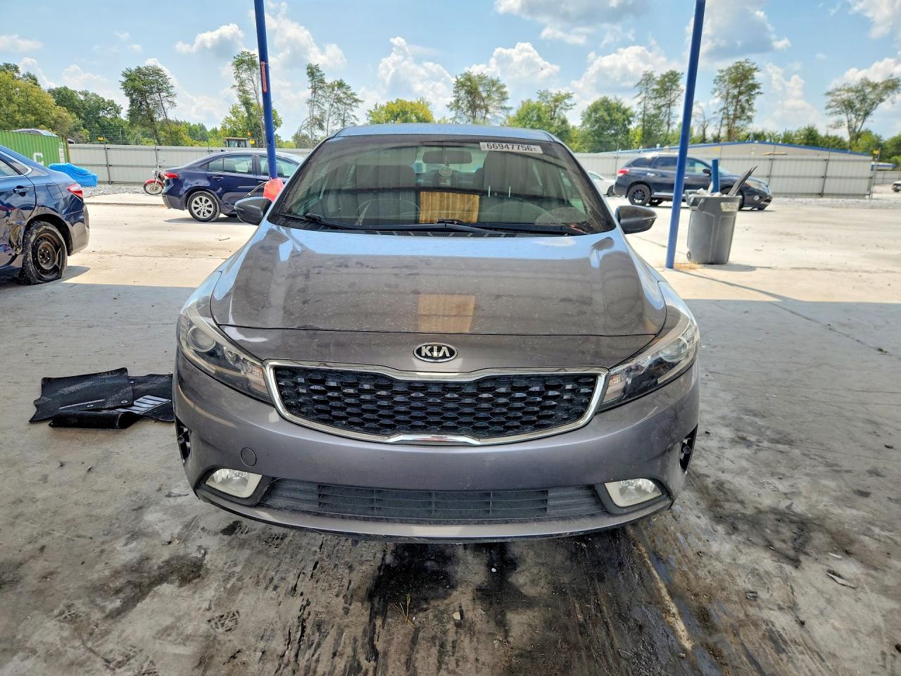 2018 Kia Forte Ex Gray vin: 3KPFL4A86JE189999