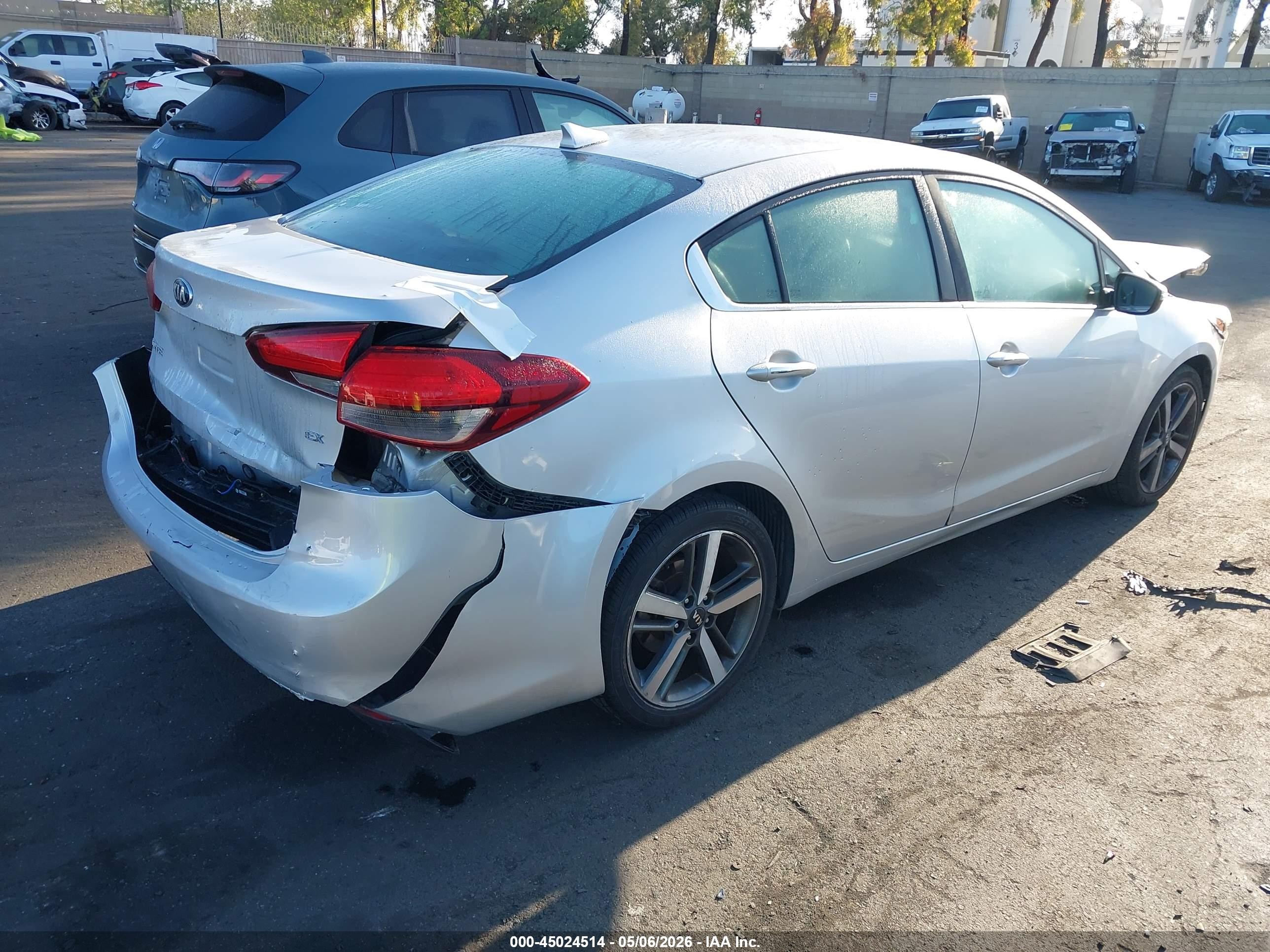 2017 Kia Forte Ex Silver vin: 3KPFL4A89HE050685
