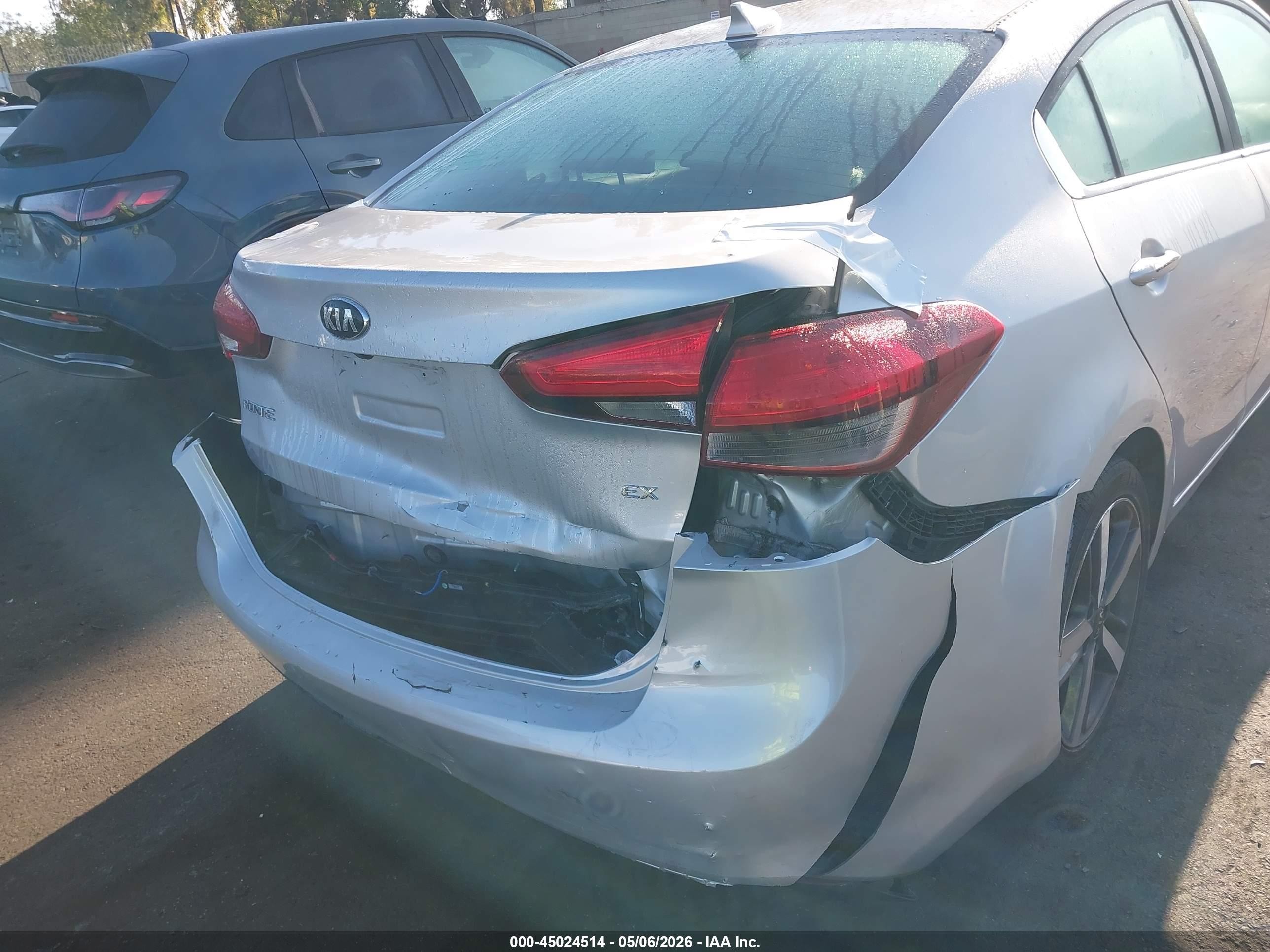 2017 Kia Forte Ex Silver vin: 3KPFL4A89HE050685