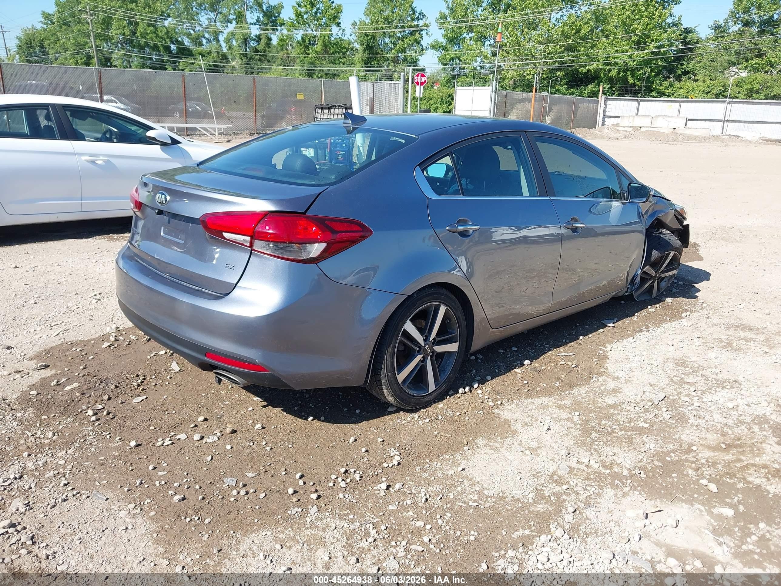2017 Kia Forte Ex Blue vin: 3KPFN4A87HE039310