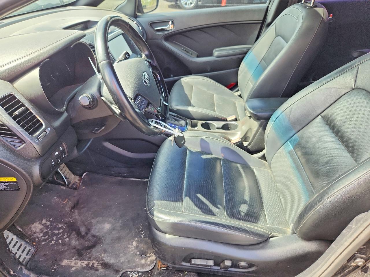 2017 Kia Forte5 Sx Черный vin: 3KPFN5A35HE090315