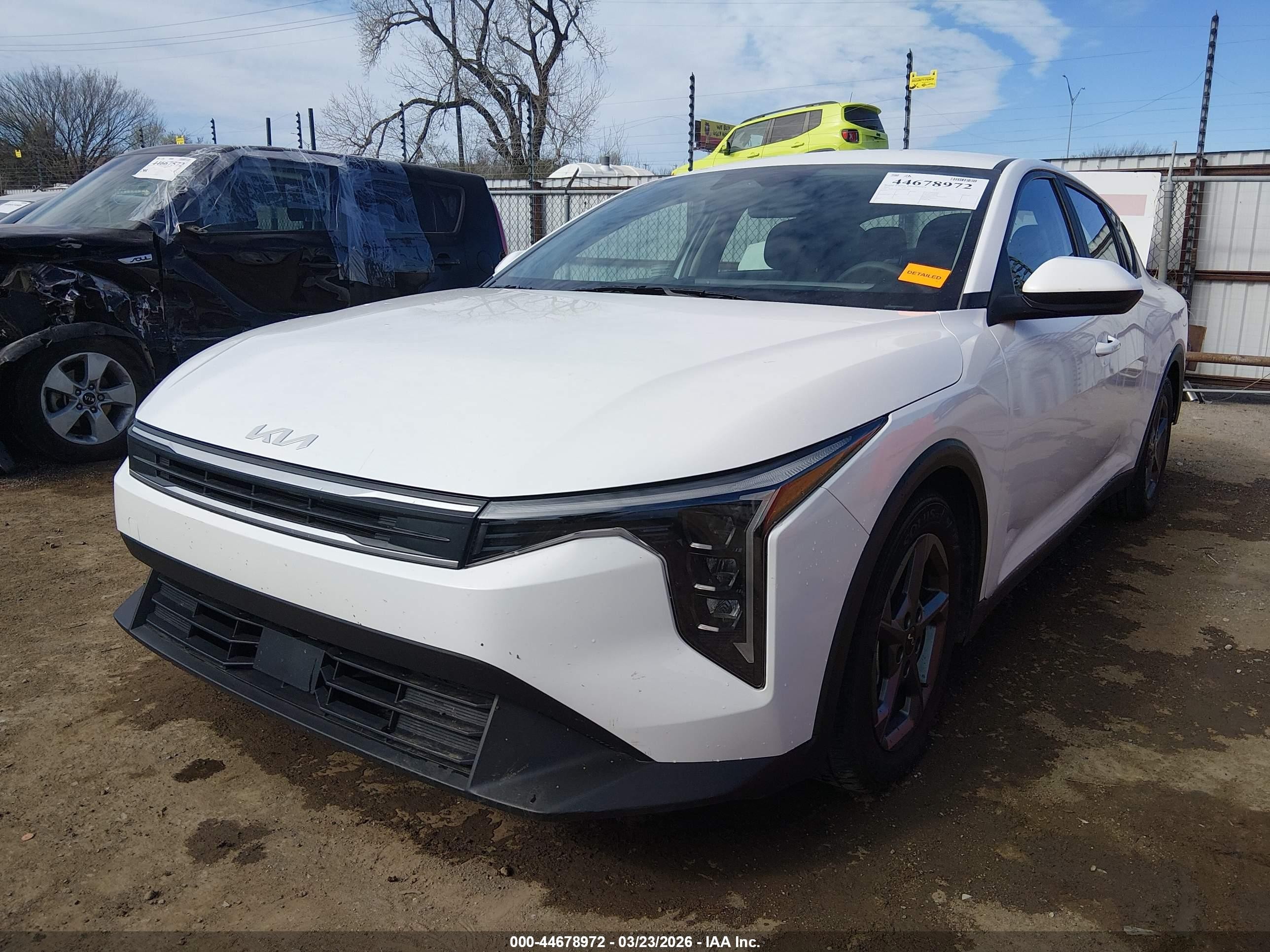 2025 Kia K4 Lxs White vin: 3KPFT4DE0SE007250