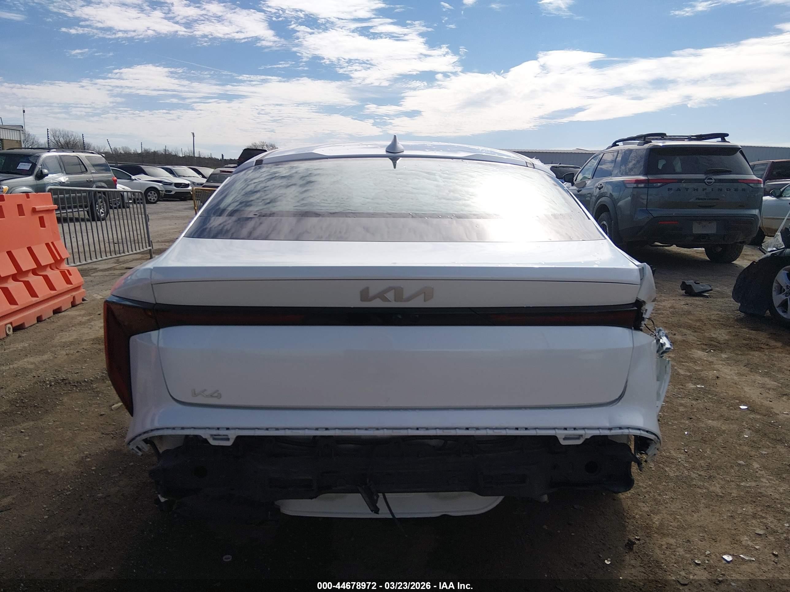 2025 Kia K4 Lxs White vin: 3KPFT4DE0SE007250
