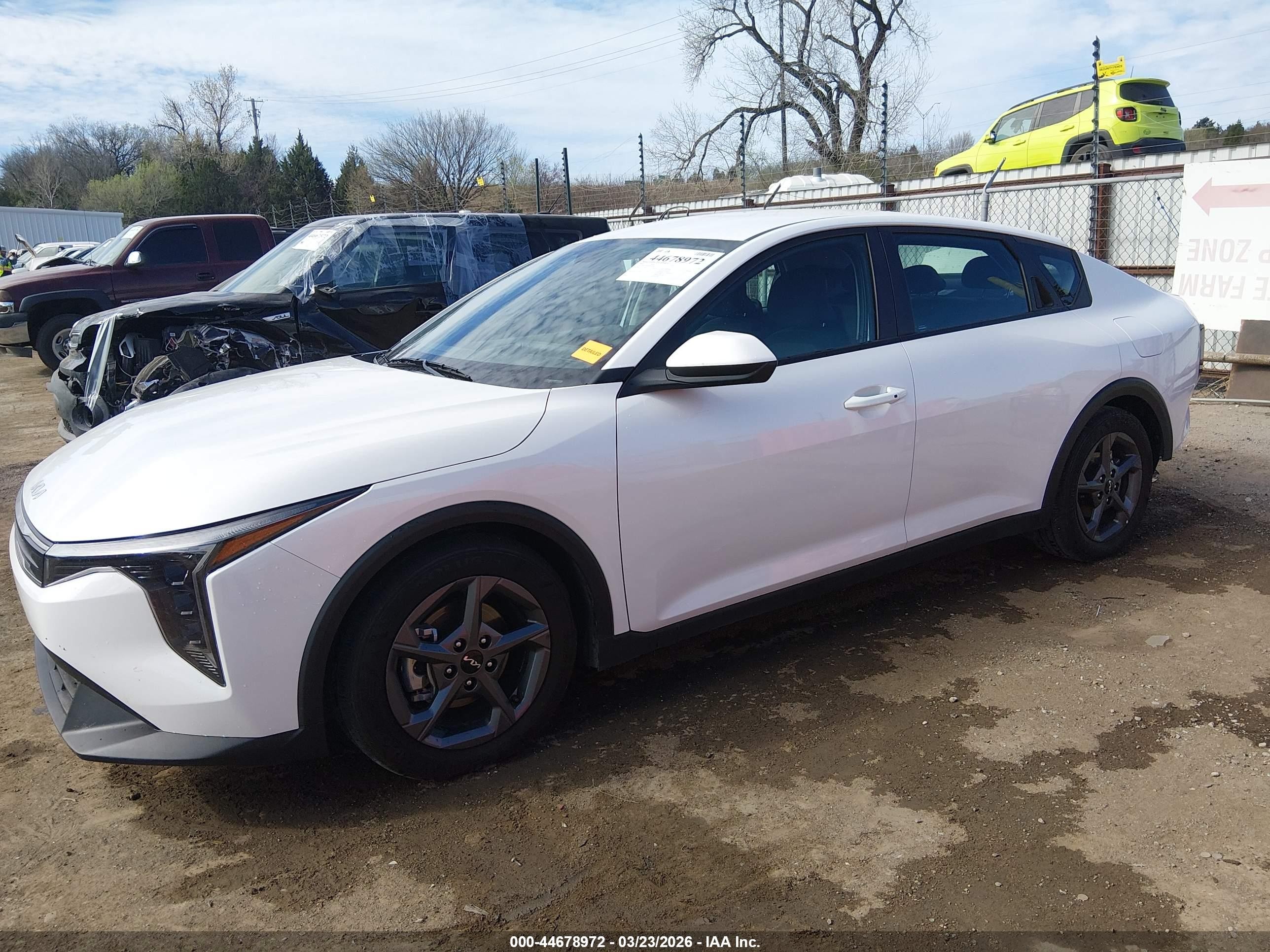 2025 Kia K4 Lxs White vin: 3KPFT4DE0SE007250