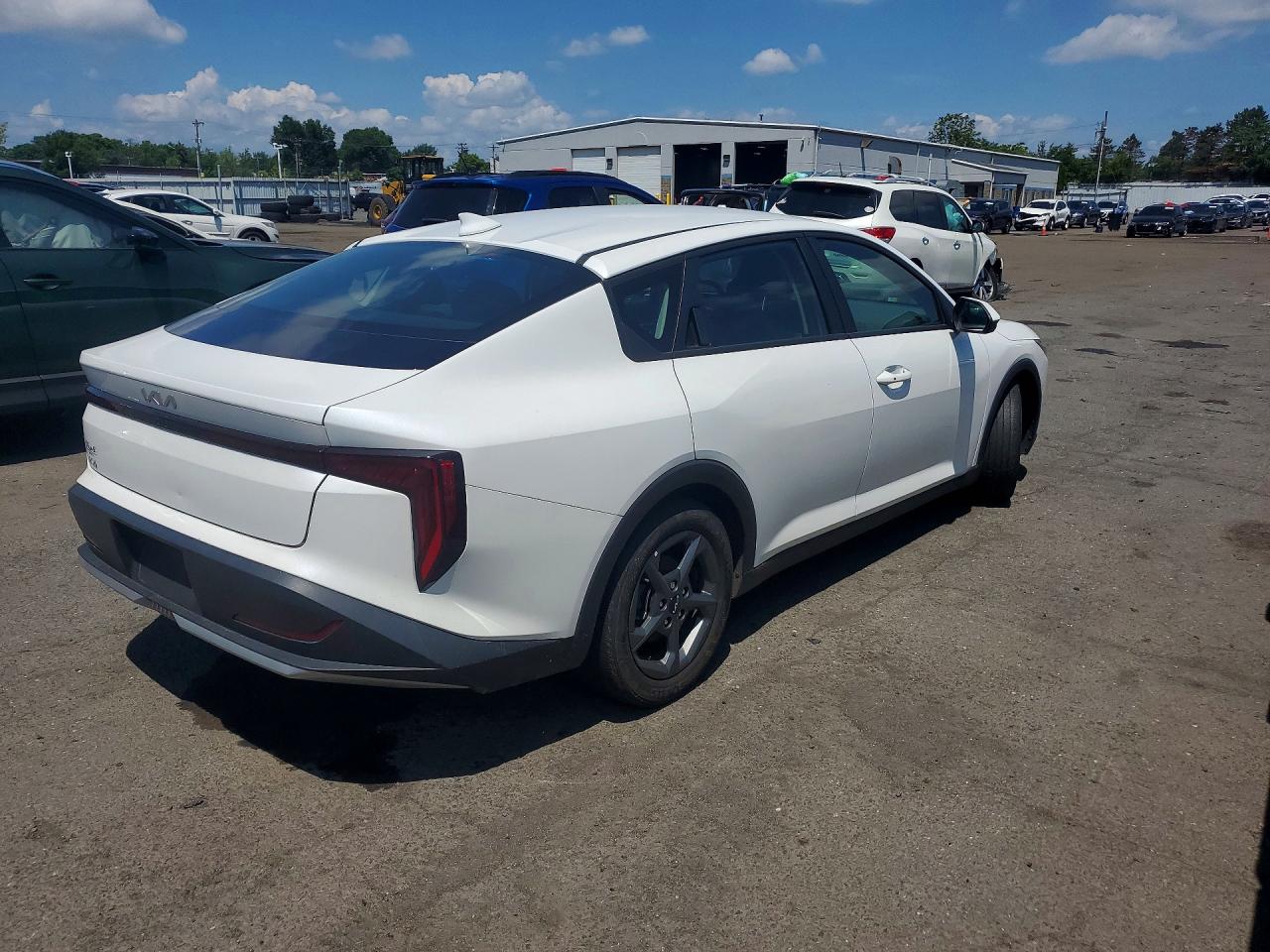 2025 Kia K4 Lxs White vin: 3KPFT4DE0SE014750