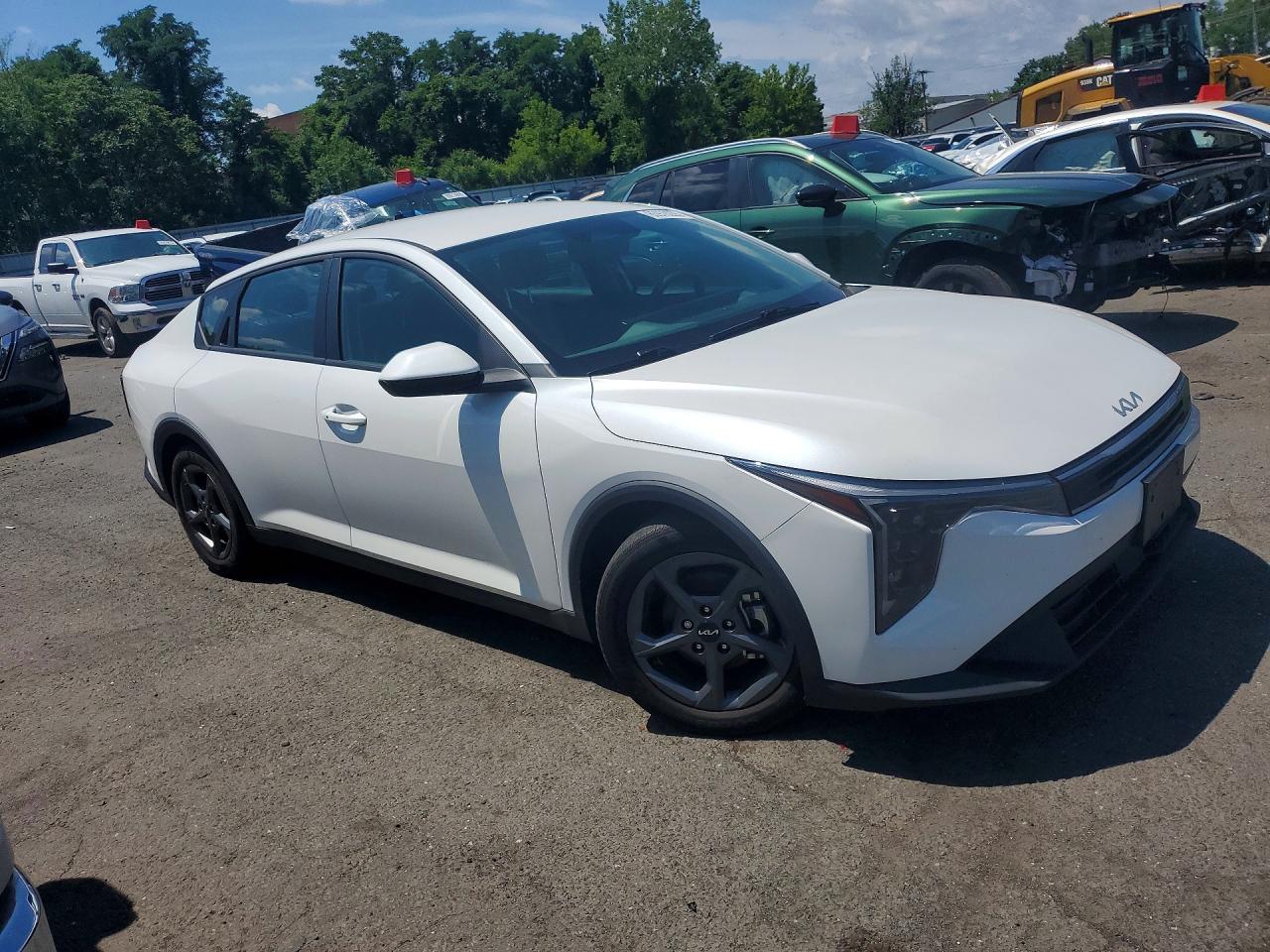 2025 Kia K4 Lxs White vin: 3KPFT4DE0SE014750