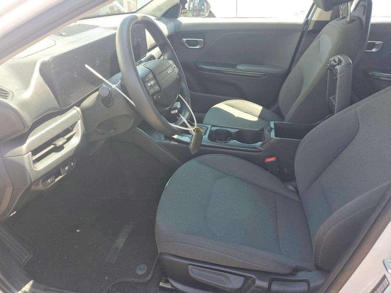 2025 Kia K4 Lxs White vin: 3KPFT4DE0SE014750
