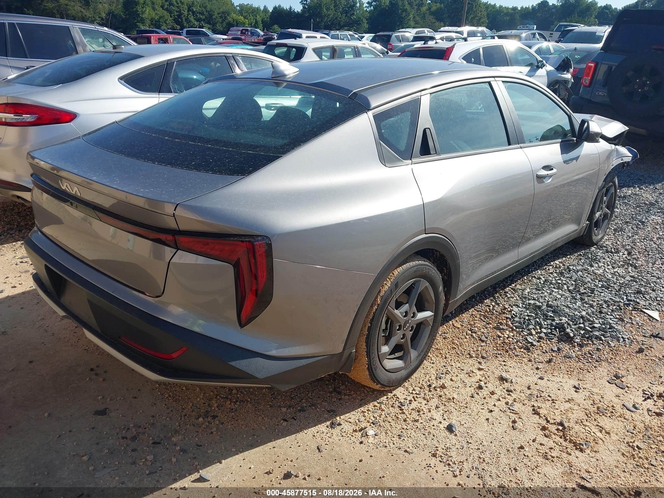 2025 Kia K4 Lxs Серебряный vin: 3KPFT4DE1SE097167