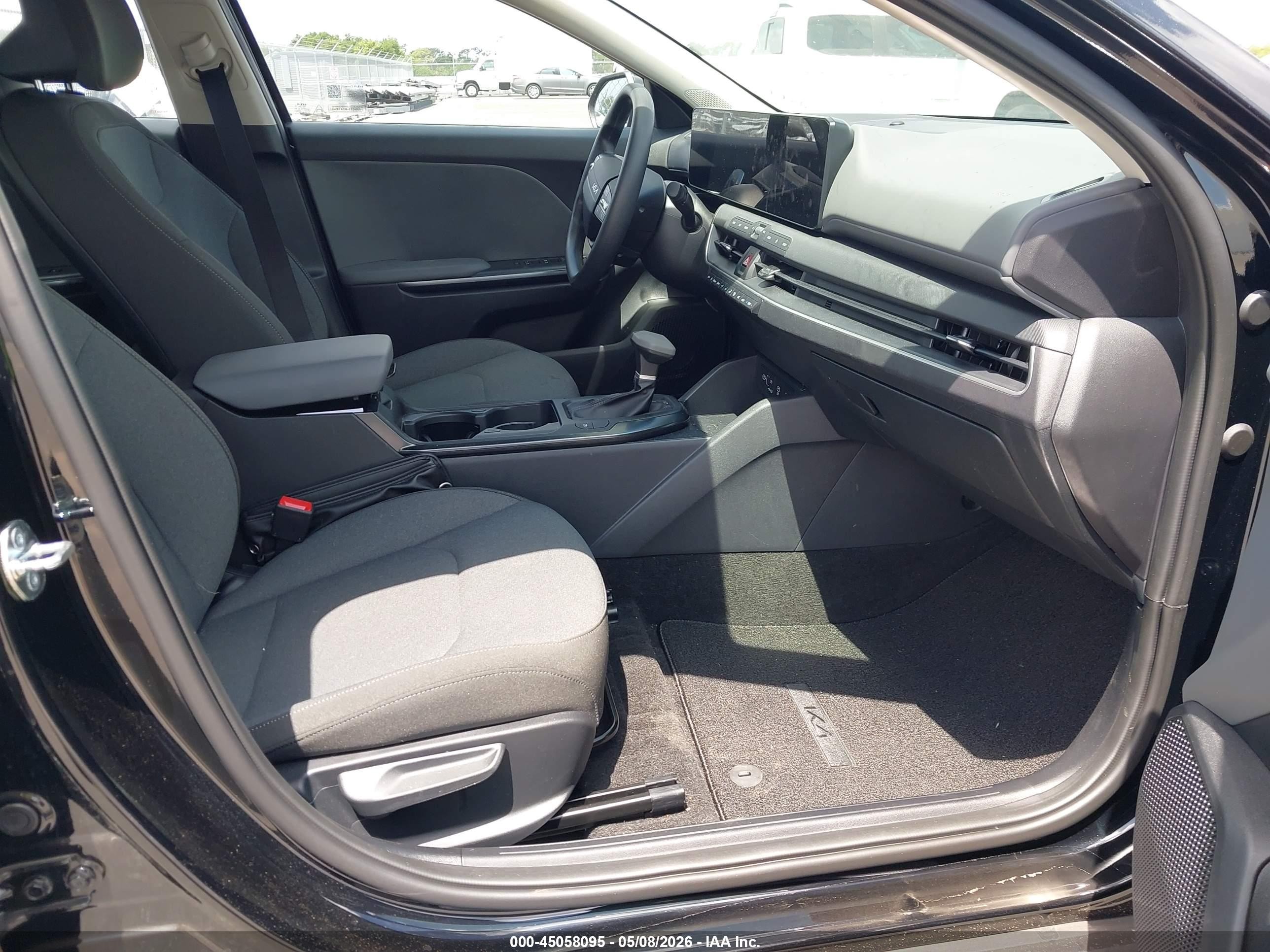2025 Kia K4 Lxs Black vin: 3KPFT4DE1SE187239