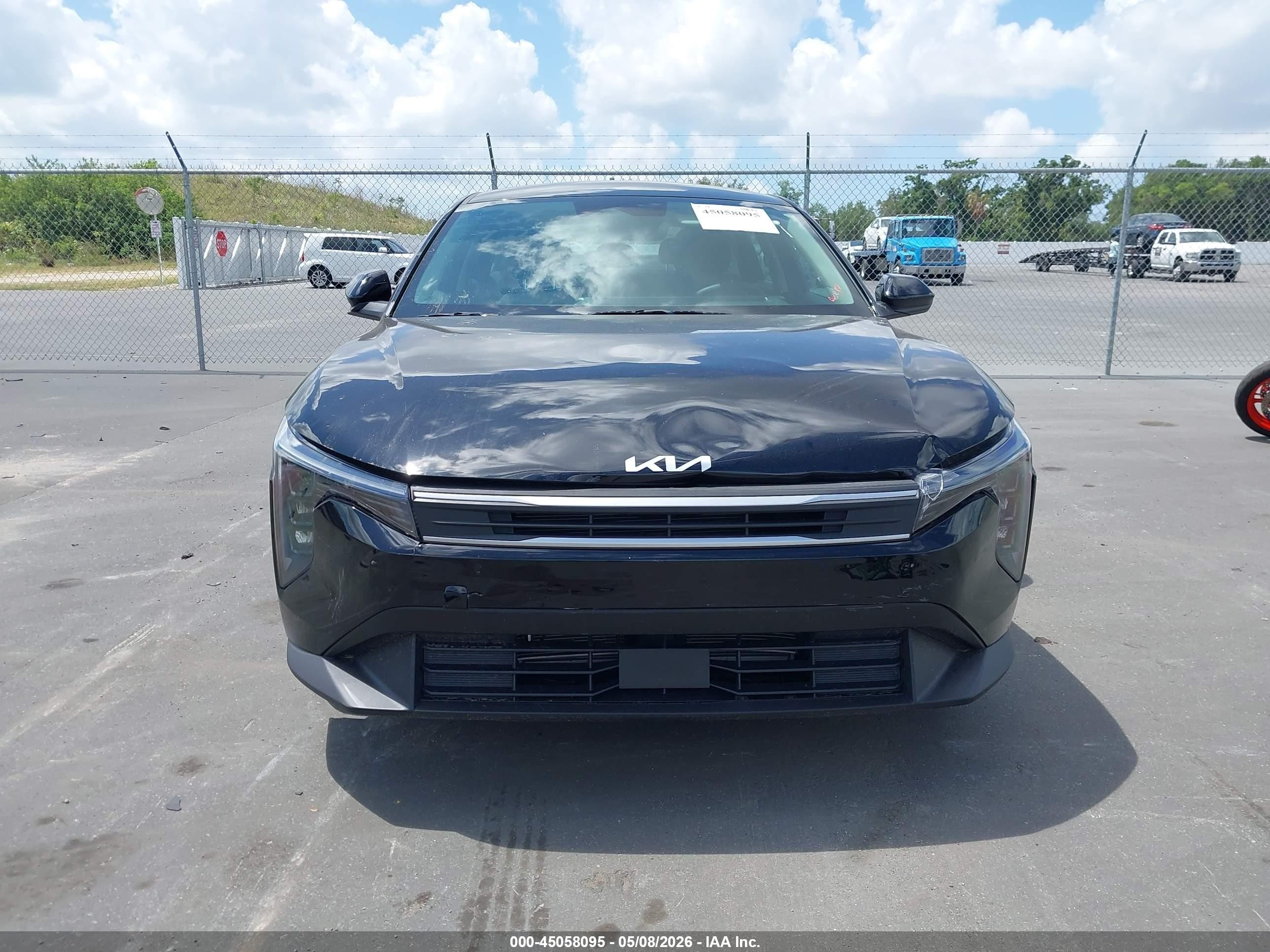 2025 Kia K4 Lxs Black vin: 3KPFT4DE1SE187239