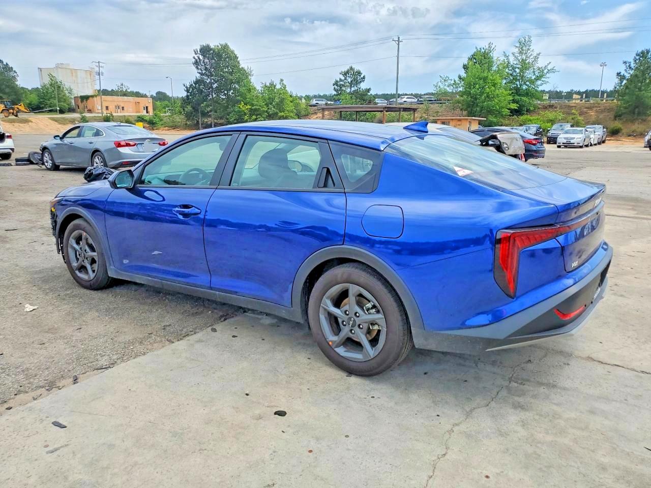 2025 Kia K4 Lxs Blue vin: 3KPFT4DE1SE245446
