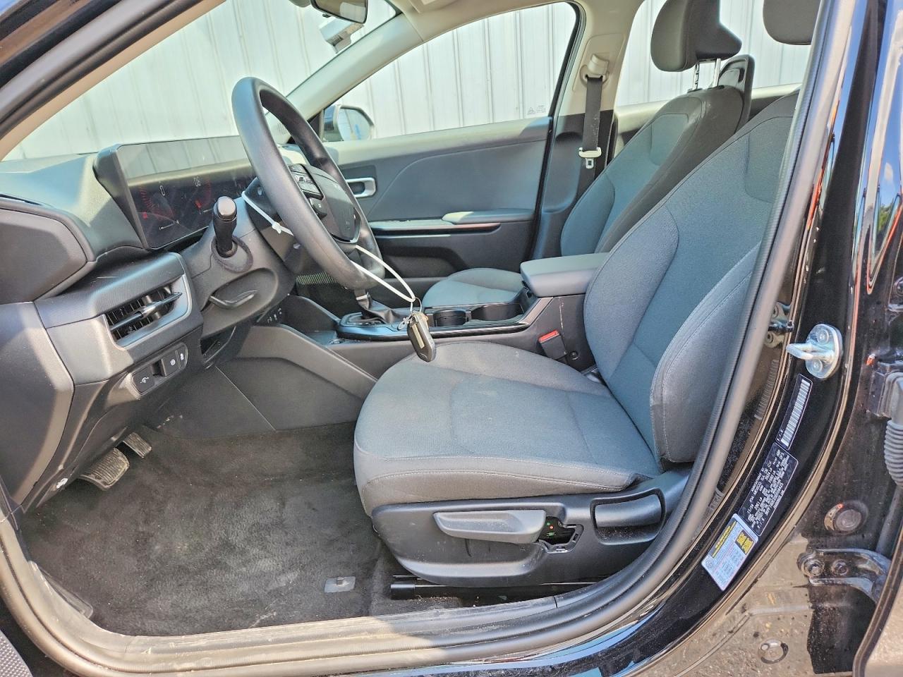2025 Kia K4 Lxs Black vin: 3KPFT4DE2SE054425